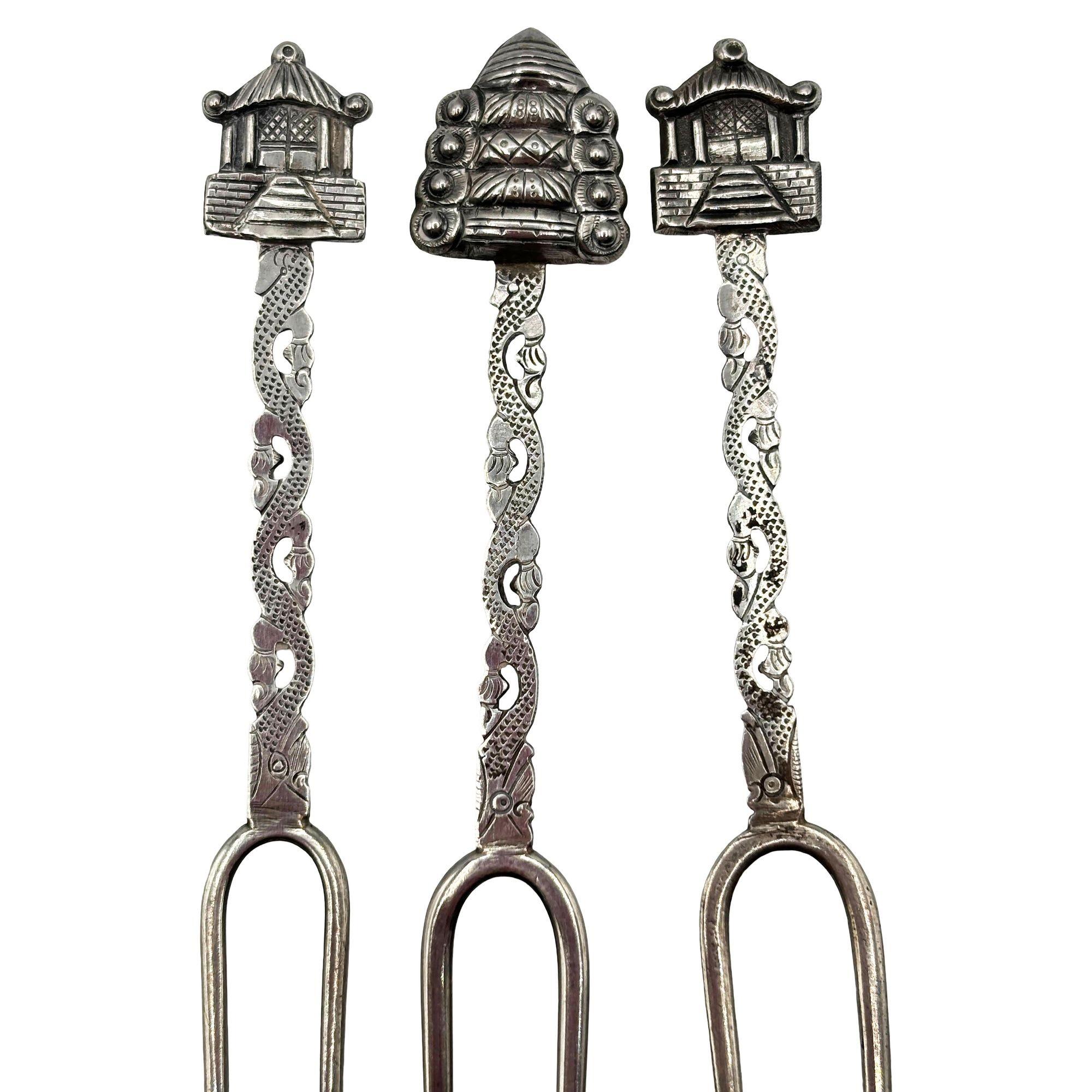 Victorian 1890 Chinese Export Silver Pickle Cocktail Fork, Set of 3 In Excellent Condition For Sale In Van Nuys, CA