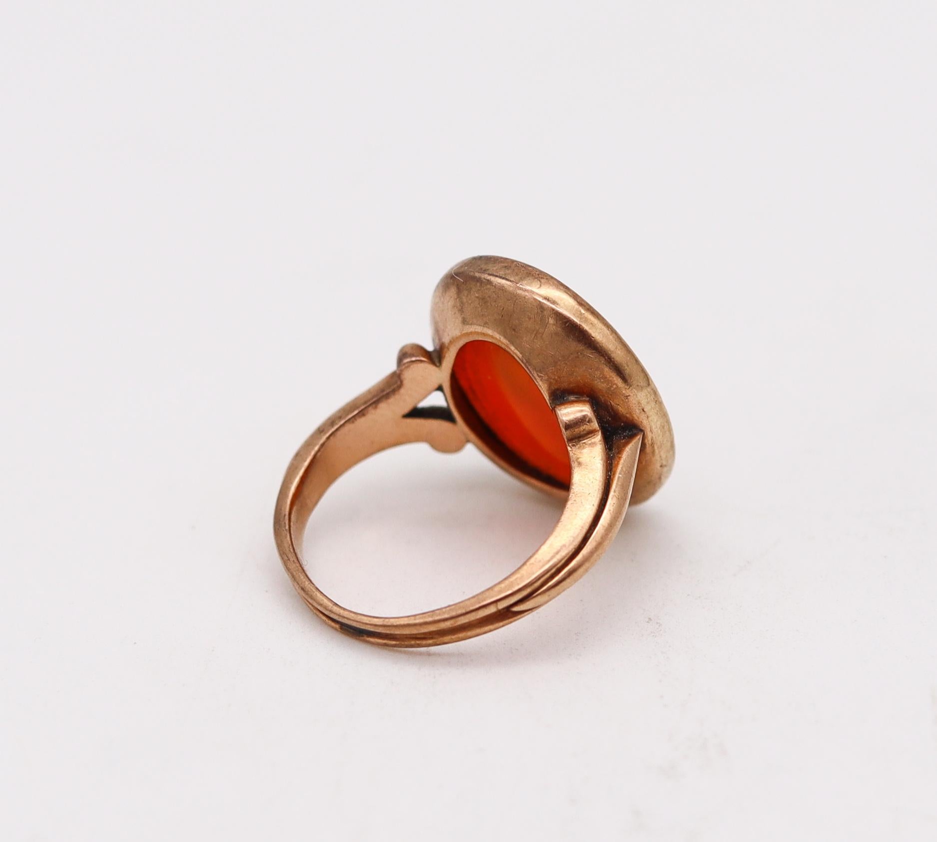 Women's or Men's Victorian 1890 Signet Intaglio Ring in 18kt Yellow Gold with Carved Carnelian