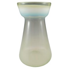 Vaso di vetro giallo opalescente vittoriano del 1890 di Vaseline