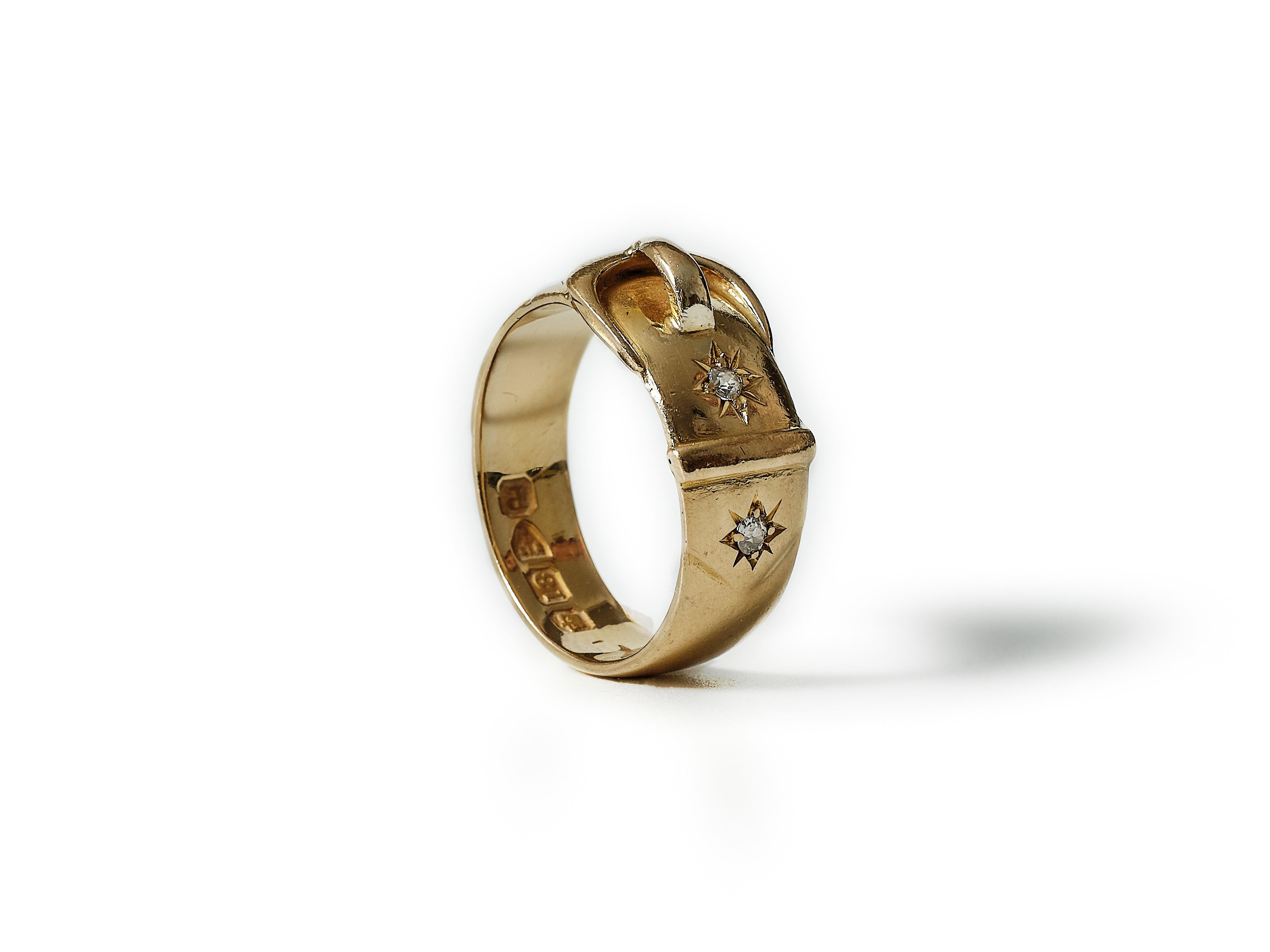 Vittoriano Anello vittoriano con fibbia in oro e diamanti del 1898 in vendita
