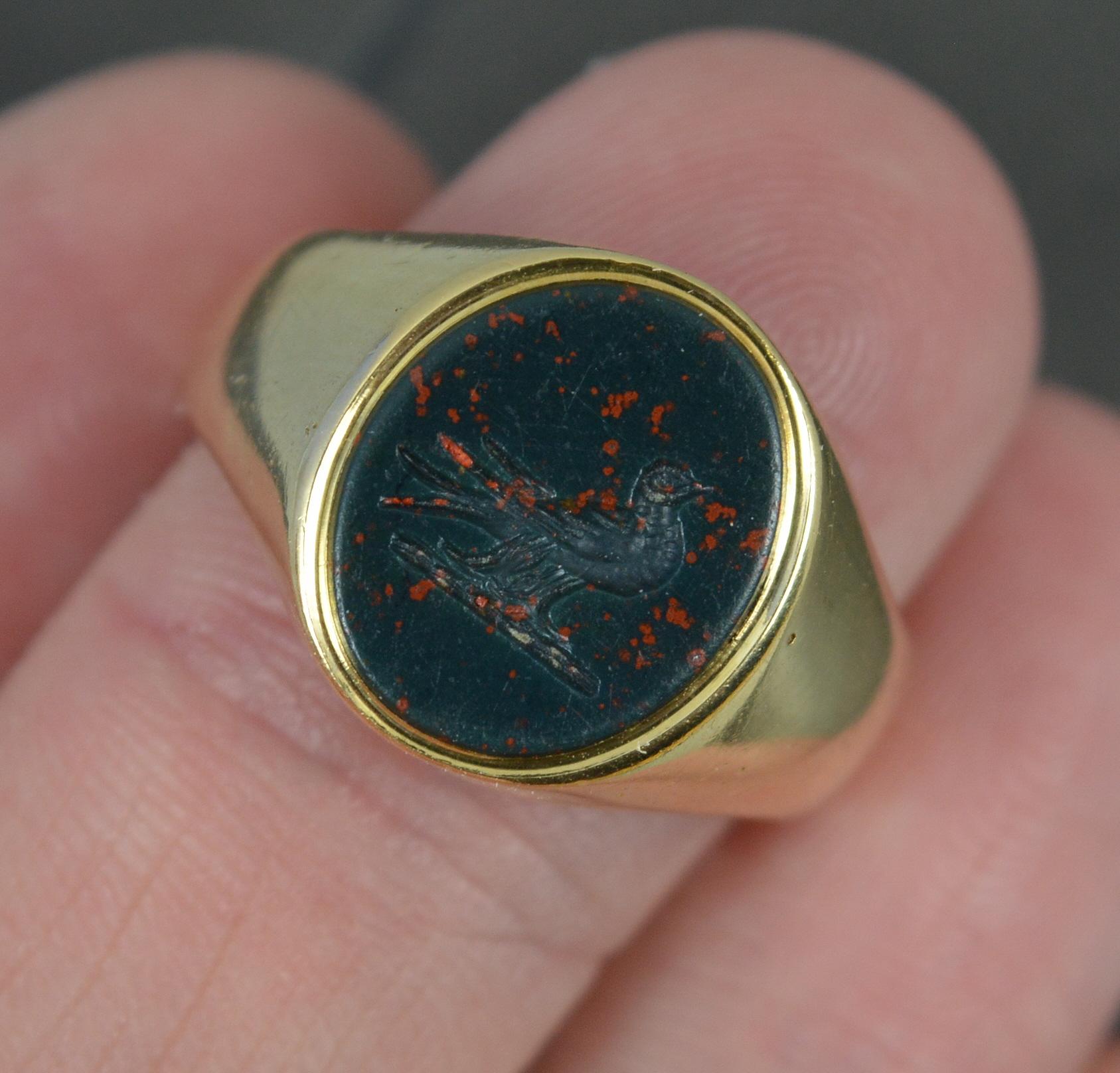 Women's or Men's Victorian 18ct Gold and Bloodstone Dove of Peace Intaglio Signet Seal Ring