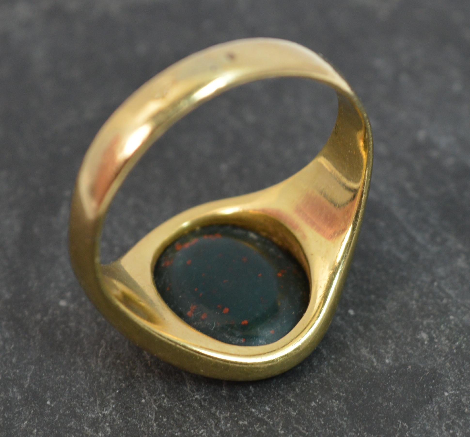 Women's or Men's Victorian 18 Carat Gold and Bloodstone Intaglio Seal Signet Ring