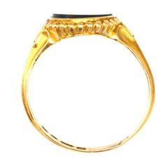 Victorian 18ct Gold Bloodstone Signet Ring with Decorated Shoulders