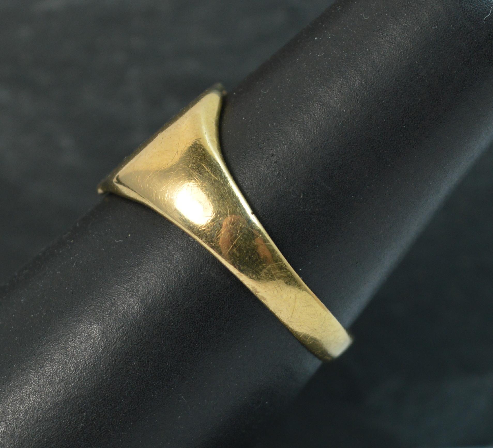 Women's or Men's Victorian 18 Carat Gold Forward Stag Deer Signet Seal Intaglio Ring