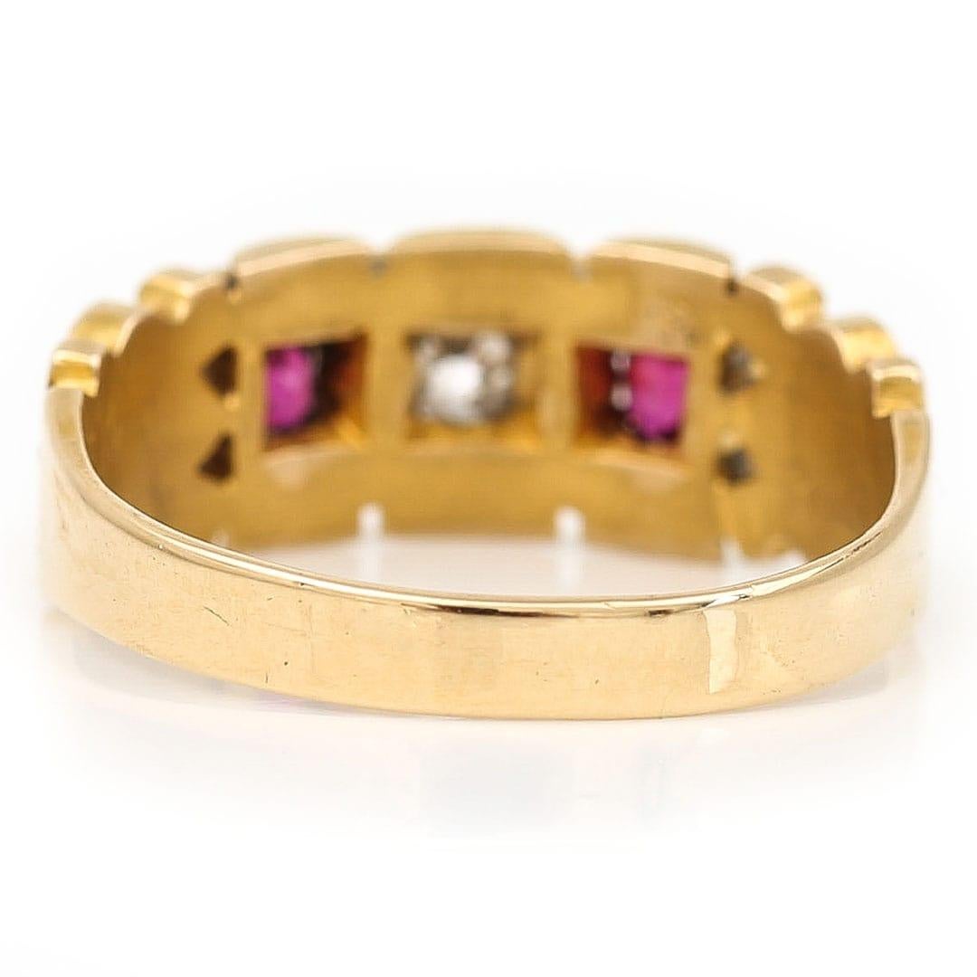 Victorian 18k Gold Ruby and Old Mine Cut Diamond Star Set Ring, circa 1896 For Sale 3