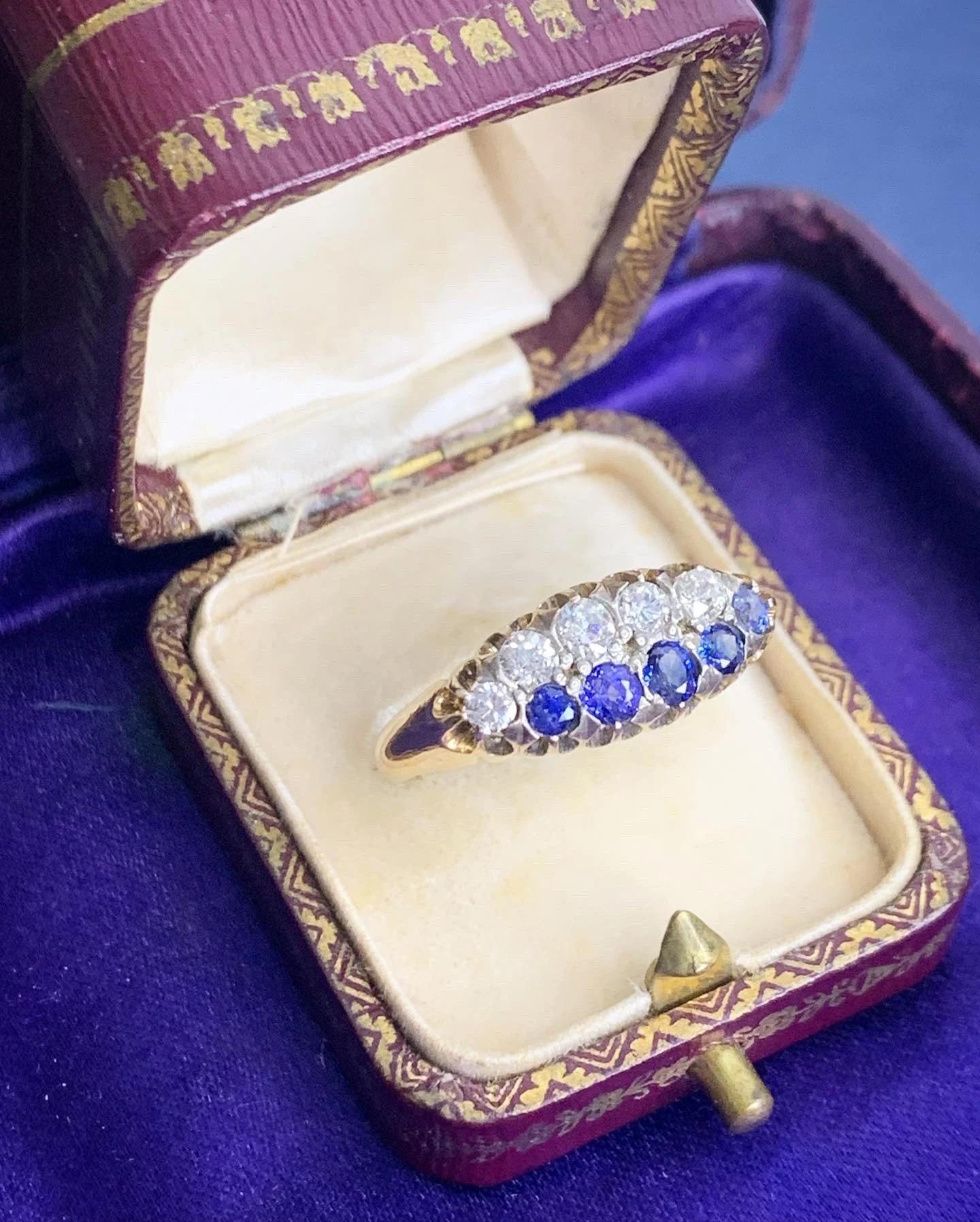 Victorian 18ct Gold Sapphire & Diamond Boat Ring In Good Condition For Sale In Brighton, GB