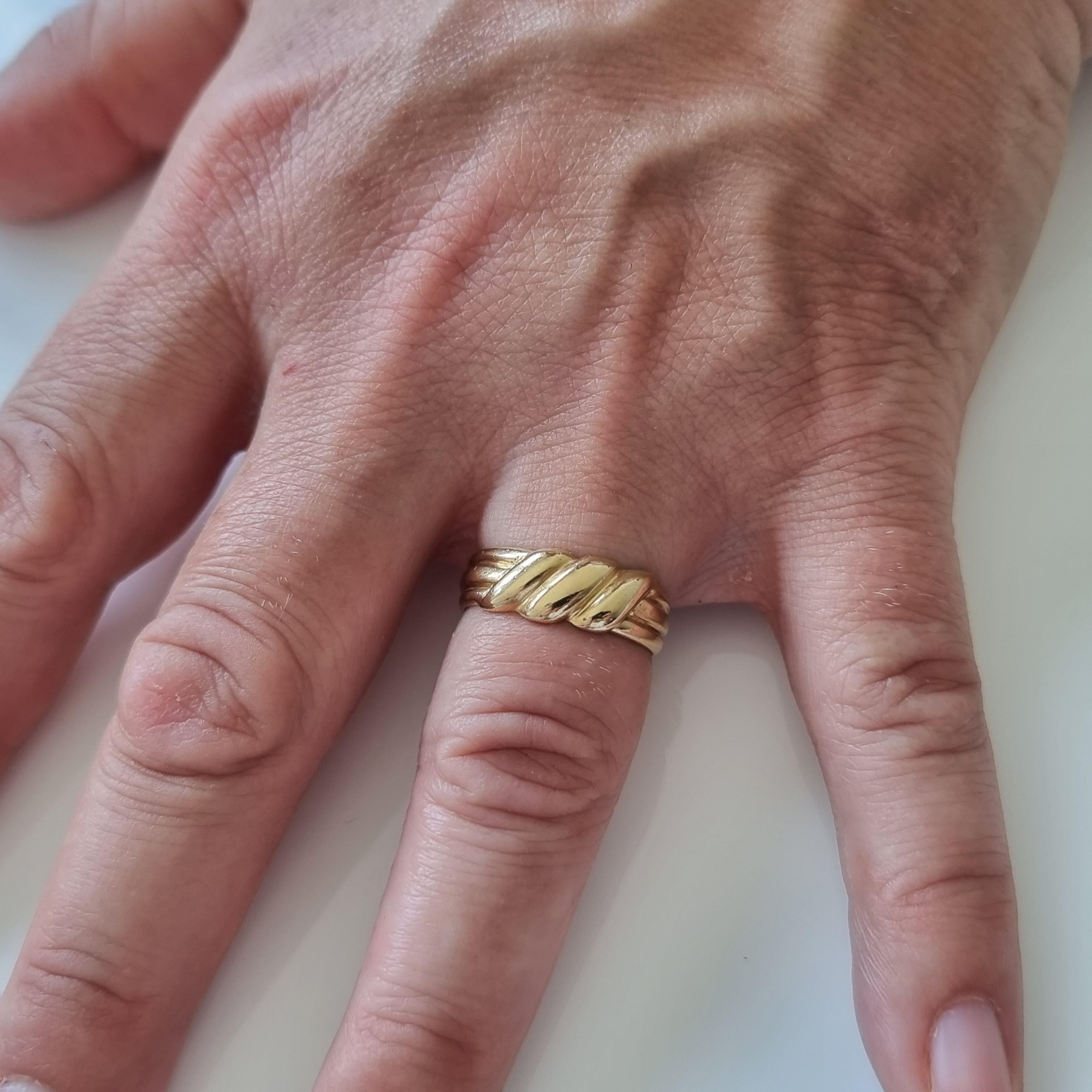 Victorian 18ct Yellow Gold Keeper Ring, 1900 For Sale 7