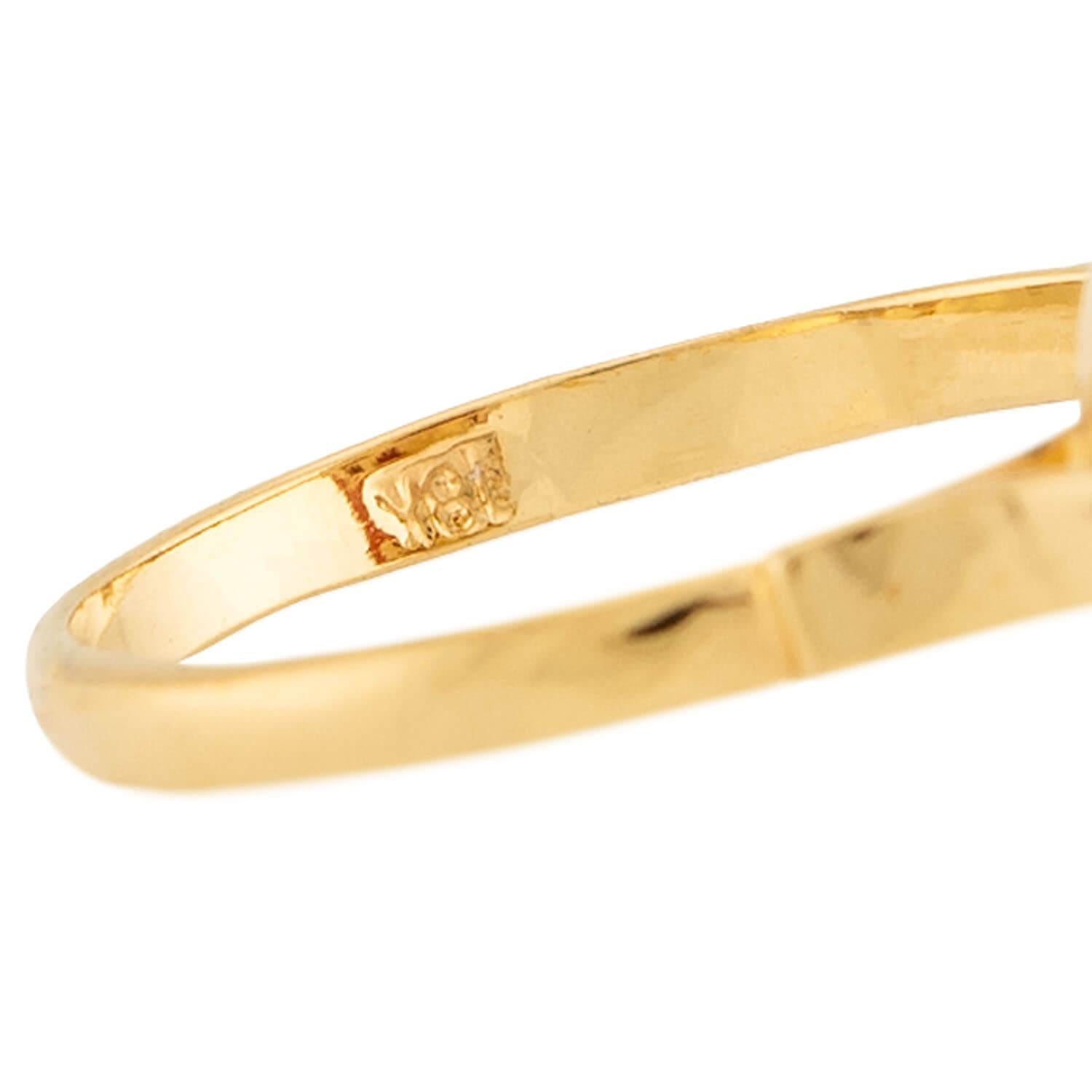 Donna Anello vittoriano in corallo 18k in vendita