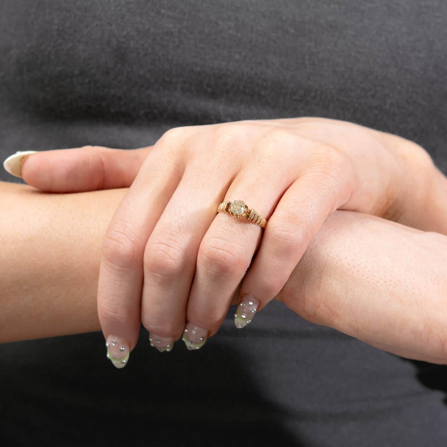 Viktorianischer 18k Diamant Verlobungsring .85ct im Angebot 2