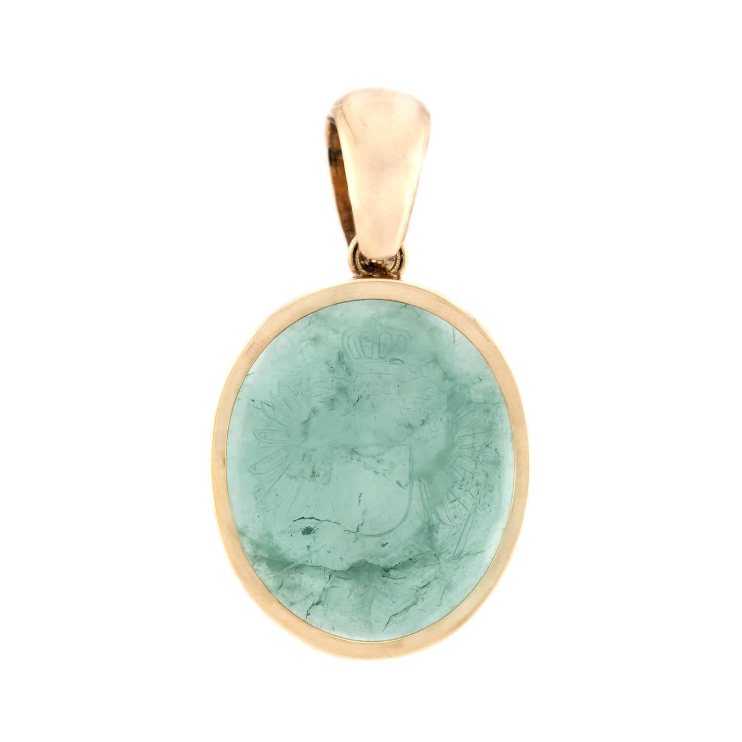 Viktorianischer 18k Smaragd-Intaglio-Anhänger für Damen oder Herren im Angebot