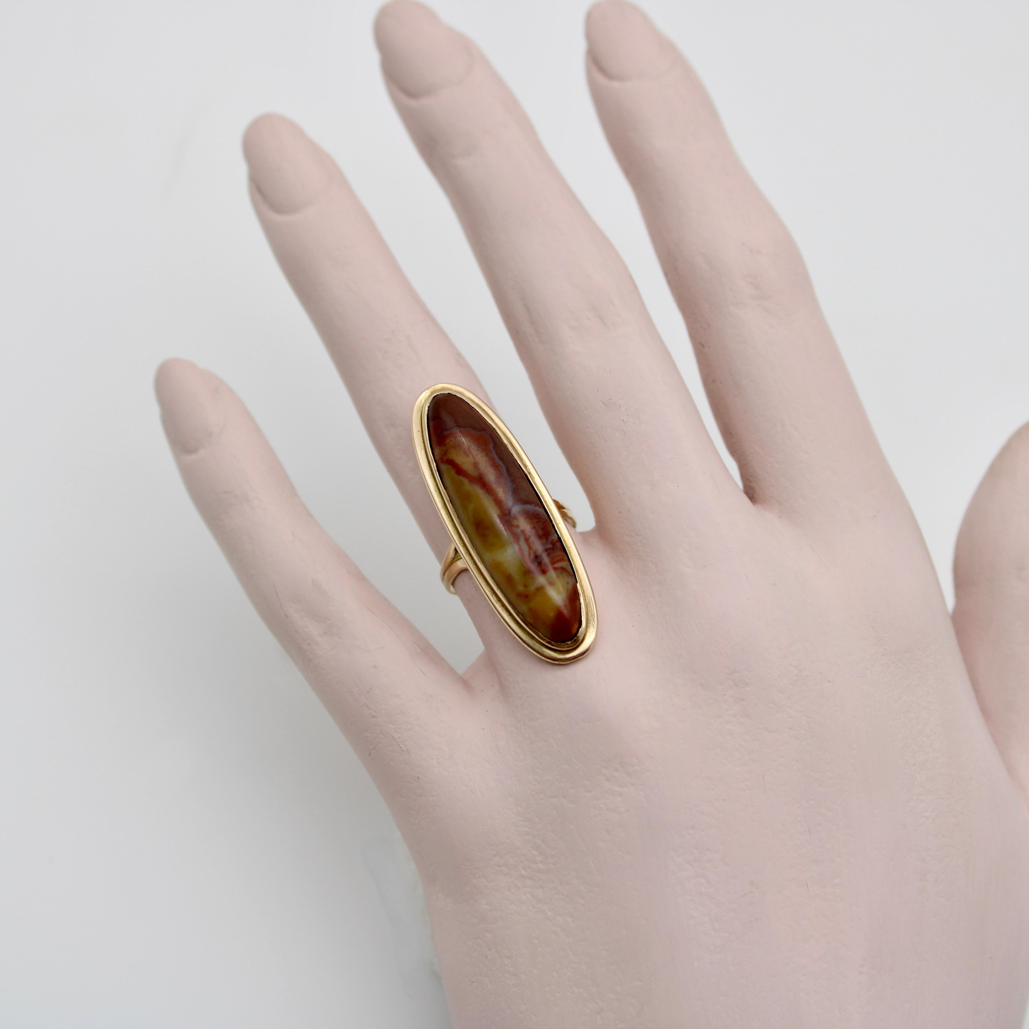 Victorian 18K Gold and Agate Cabochon Ring For Sale 2