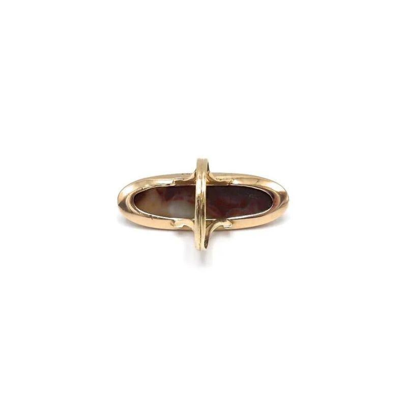 Victorian 18K Gold and Agate Cabochon Ring For Sale 4