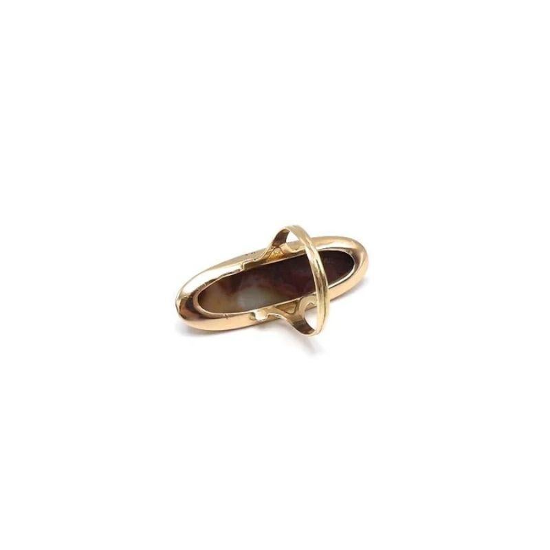 Victorian 18K Gold and Agate Cabochon Ring For Sale 5