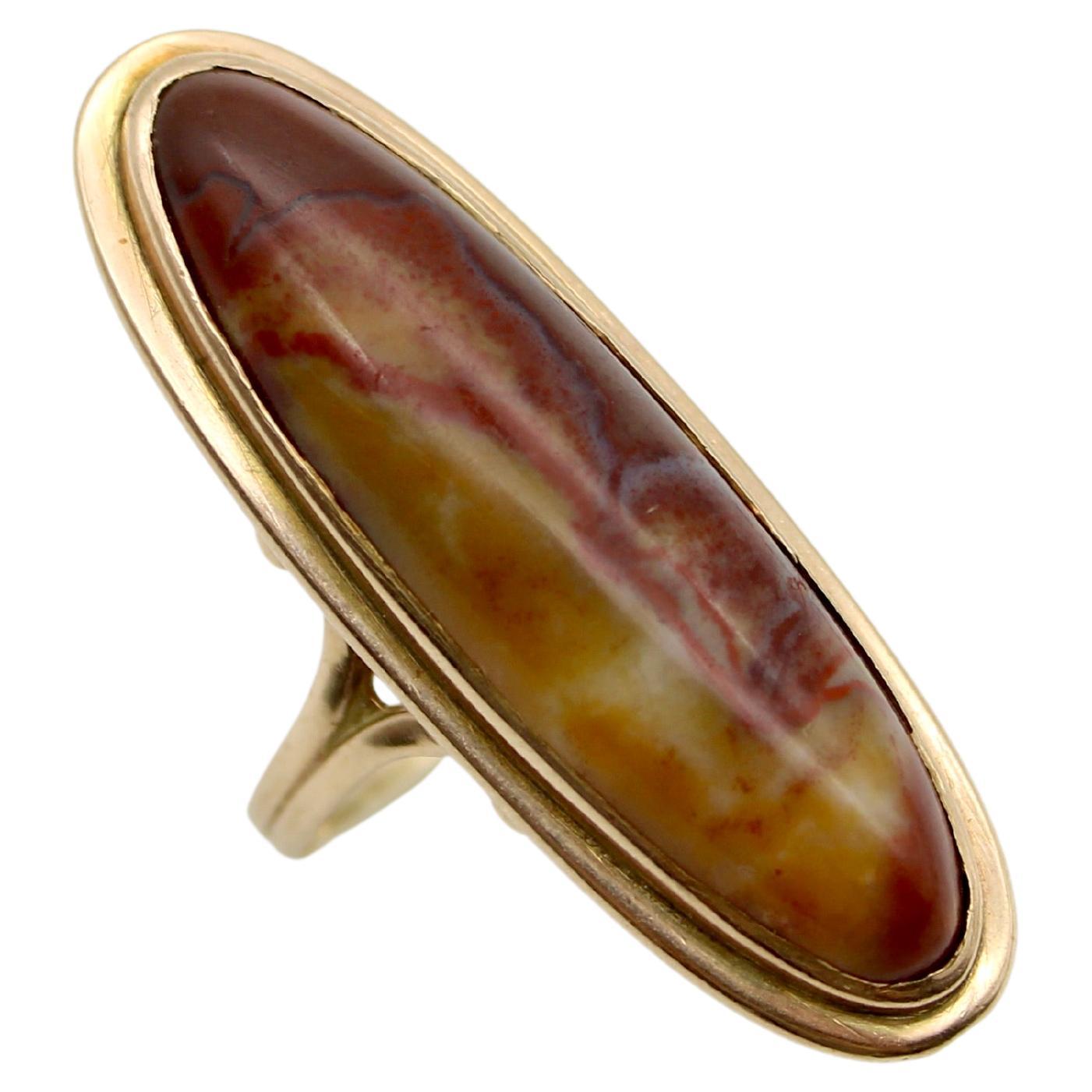 Victorian 18K Gold and Agate Cabochon Ring For Sale