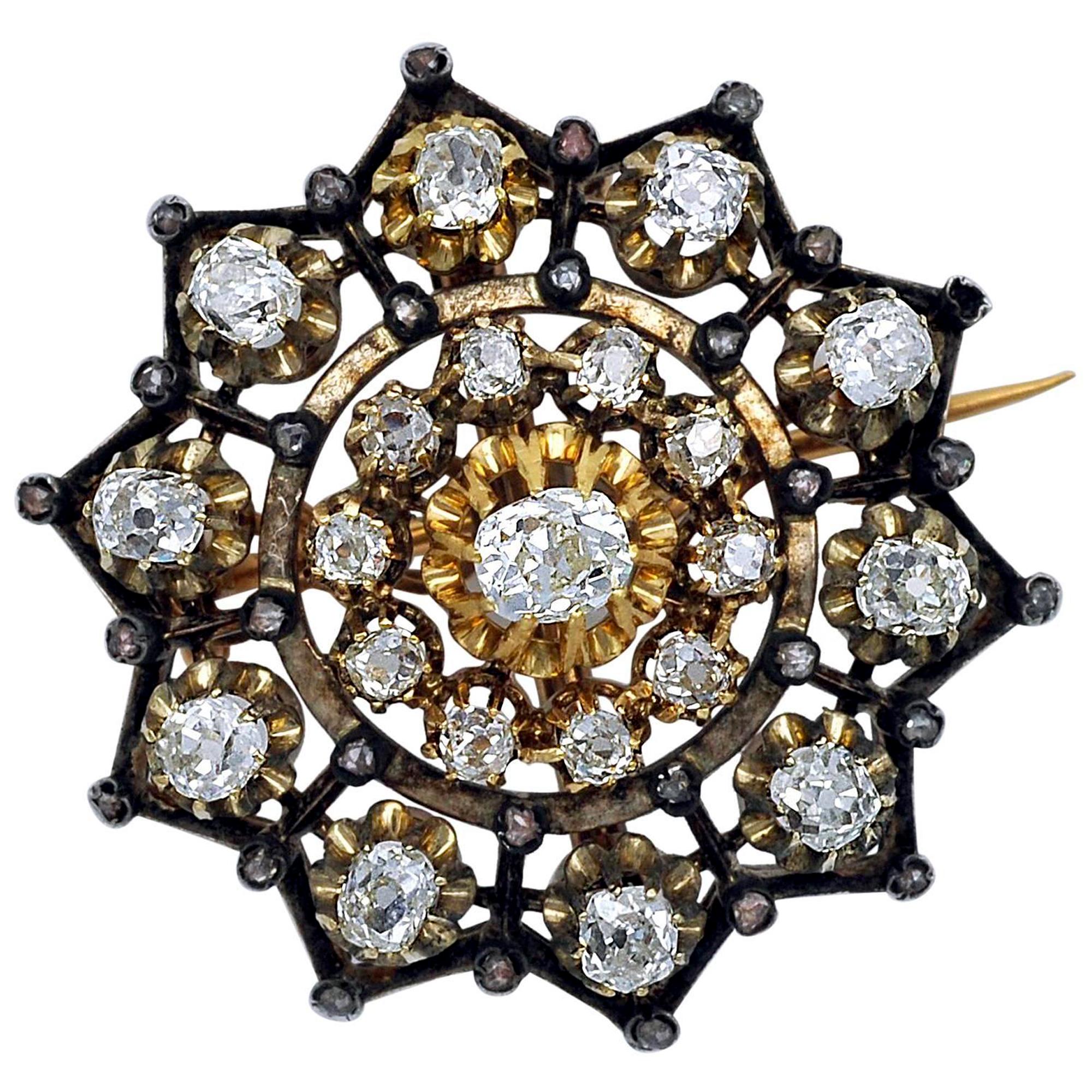 Antique Victorian Hand Brooch of 14k Gold, Circa 1860 For Sale at 1stDibs