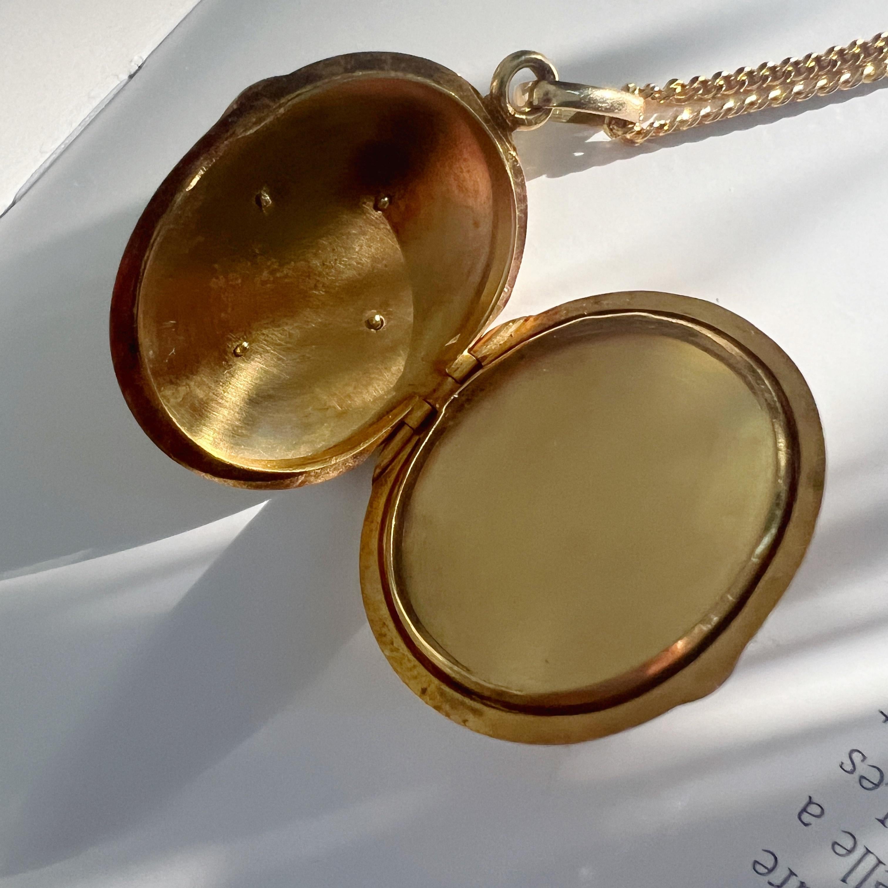 Victorian 18K gold black enamel pearl locket pendant In Good Condition In Versailles, FR