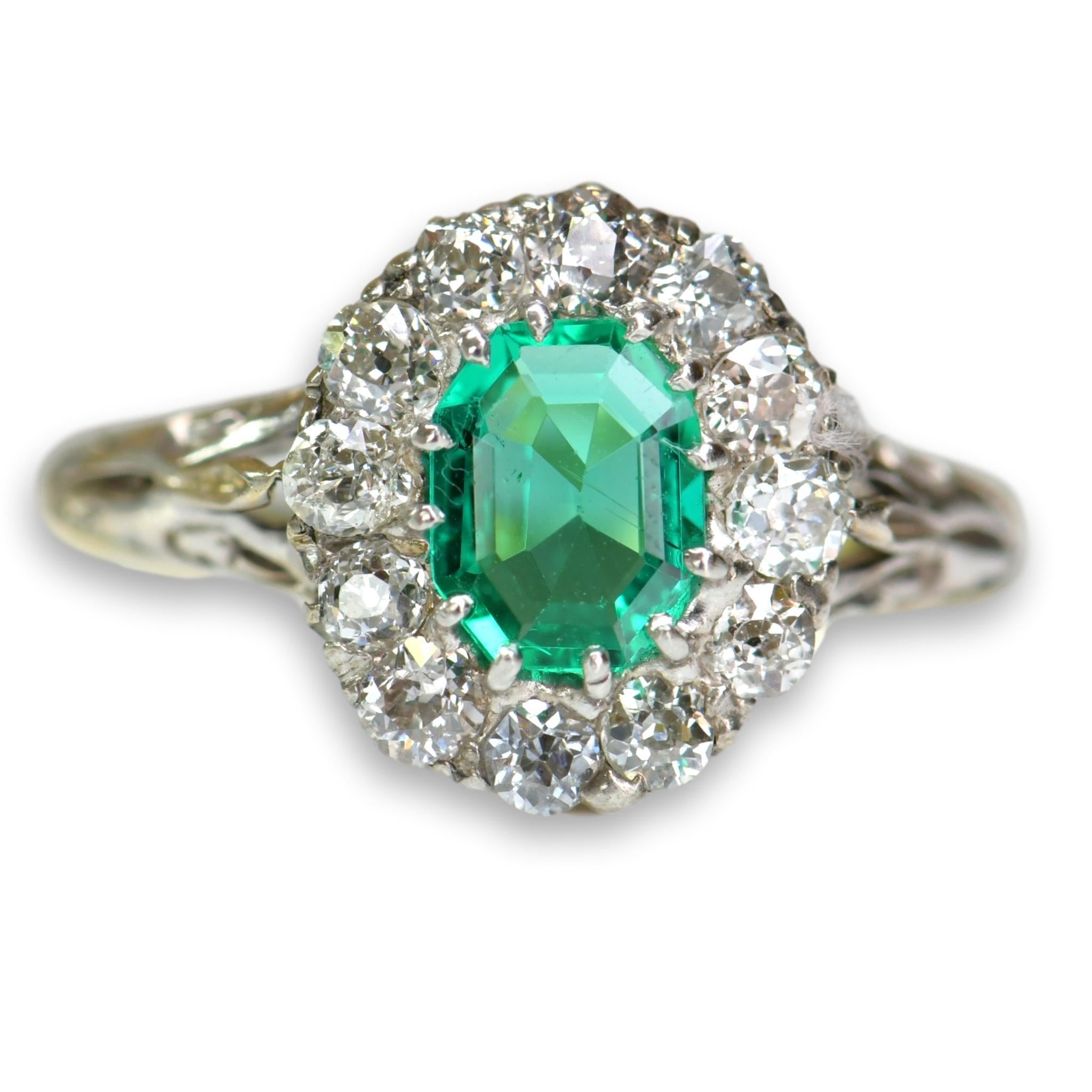 Victorian 18 Karat Gold Columbian Emerald Diamond Cluster Antique Ring 1