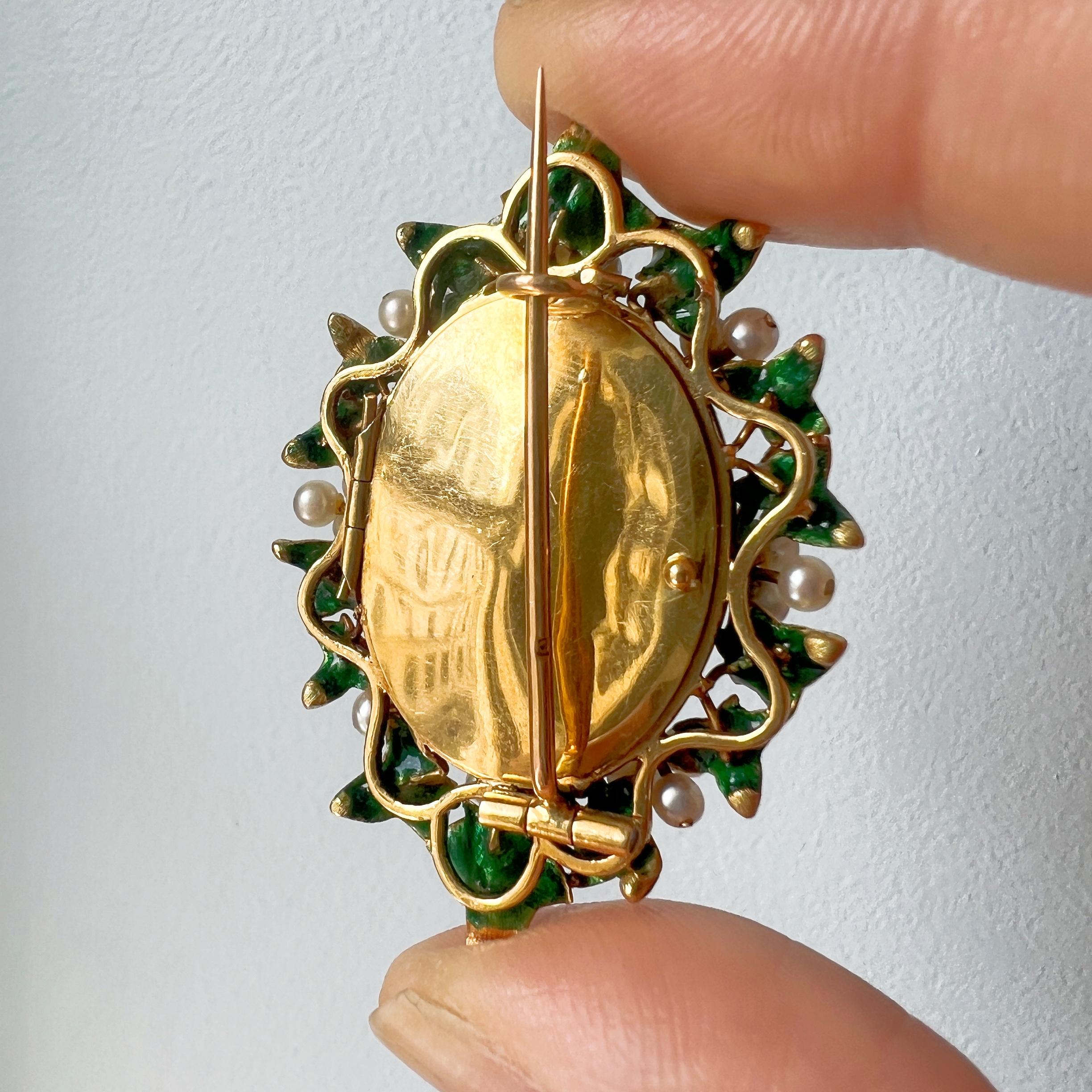 Victorian 18K gold coral cameo brooch with ivy leaves and natural seed pearls 2