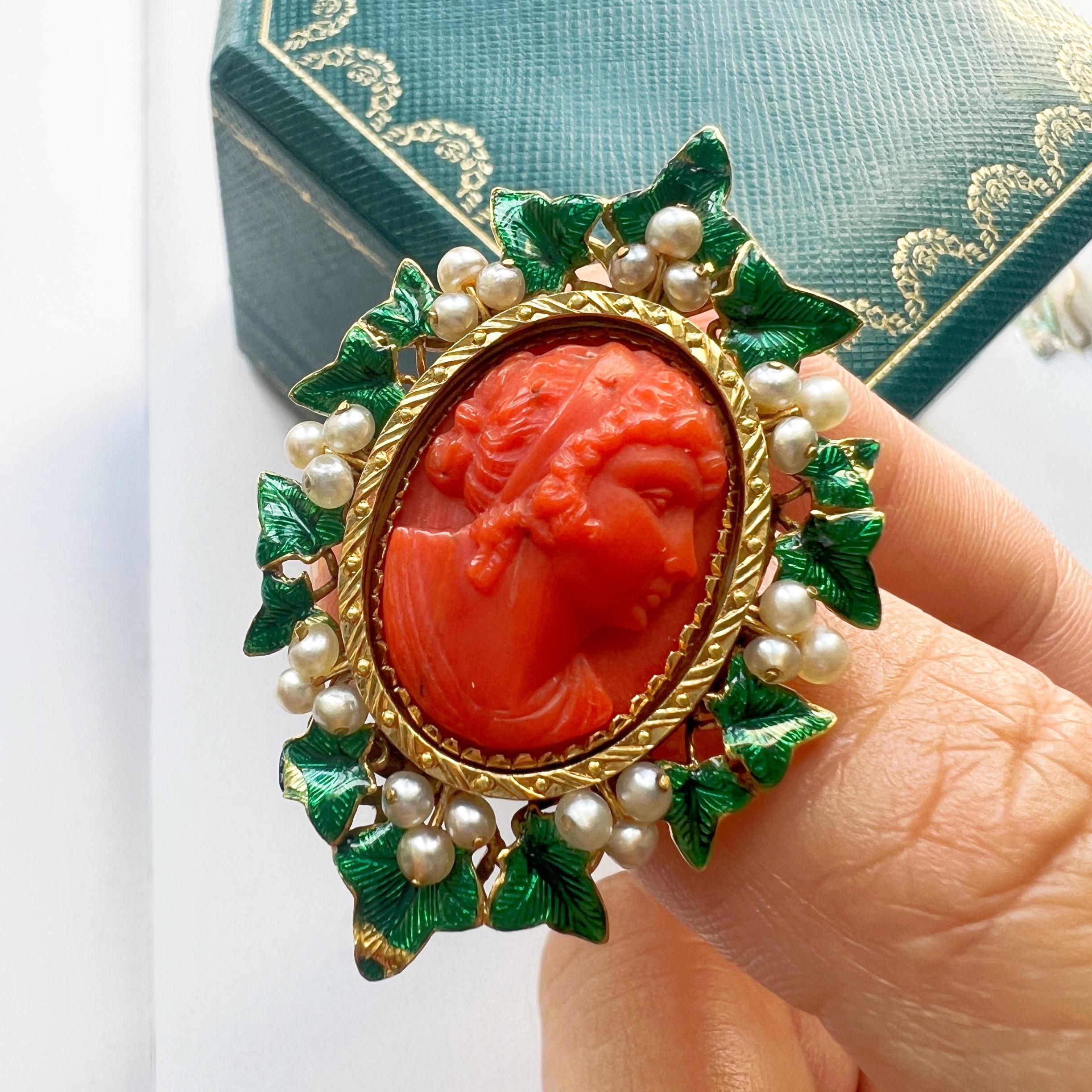 Bead Victorian 18K gold coral cameo brooch with ivy leaves and natural seed pearls For Sale