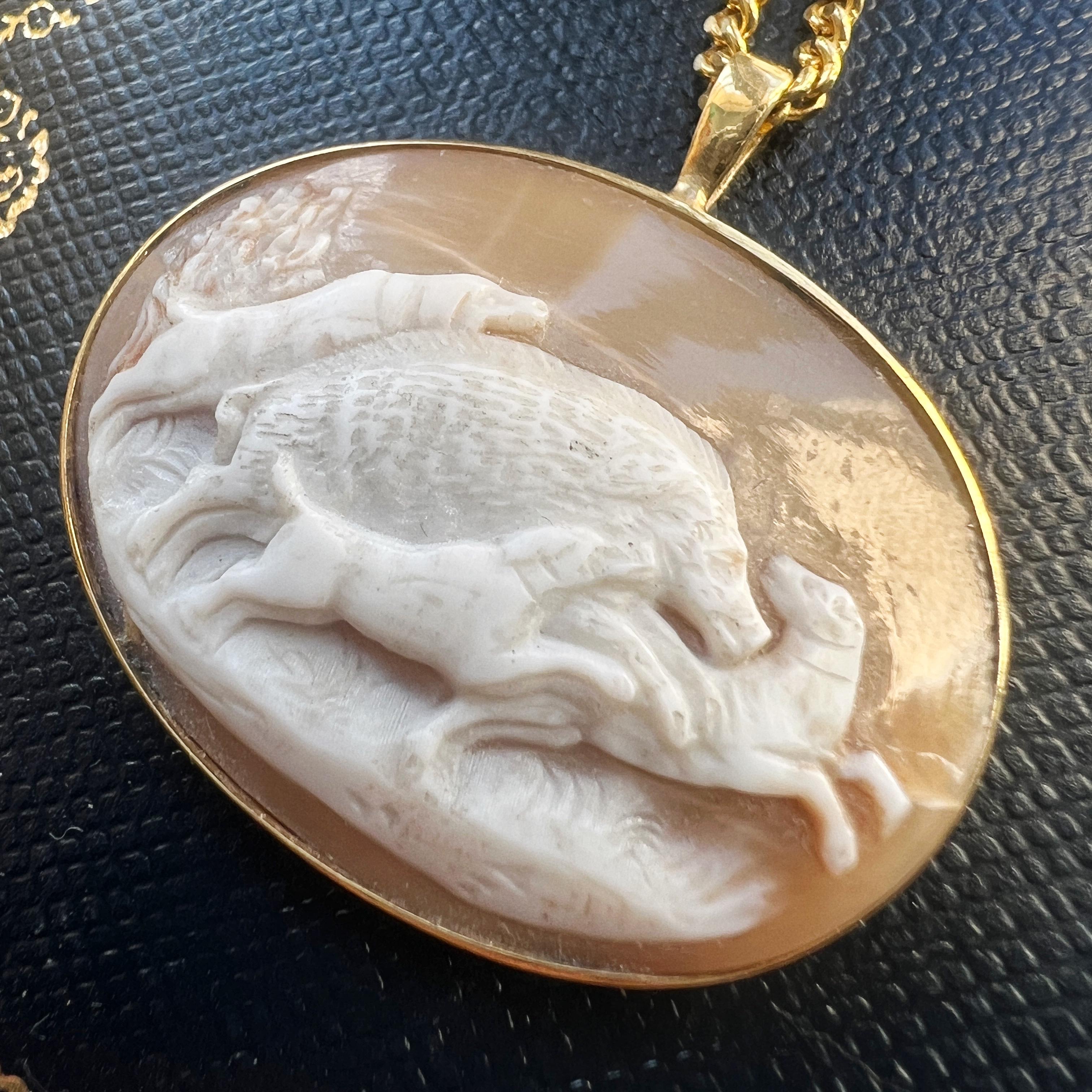 Victorian 18K gold dogs hunting scene cameo pendant 4