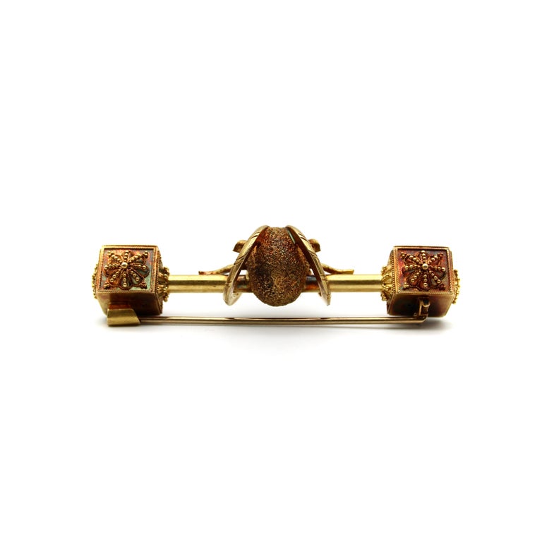Victorian 18K Gold Etruscan Revival Ram’s Head Brooch For Sale 1