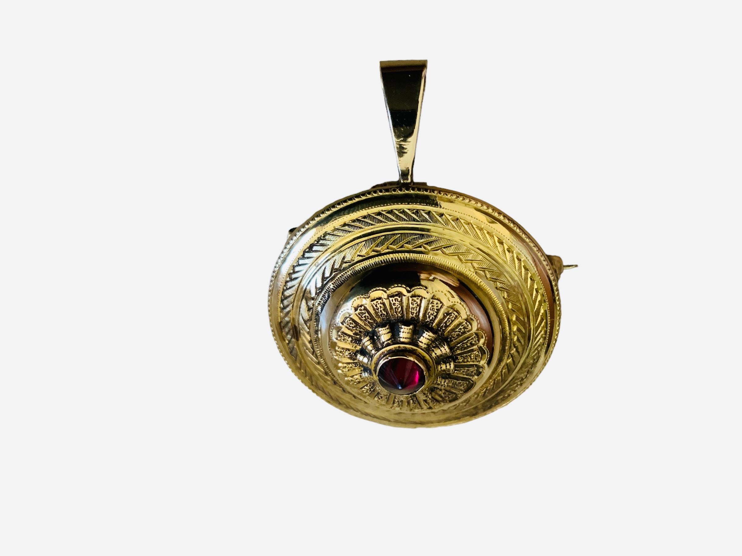 Round Cut Victorian 18k Gold Garnet Round Brooch / Pendant For Sale