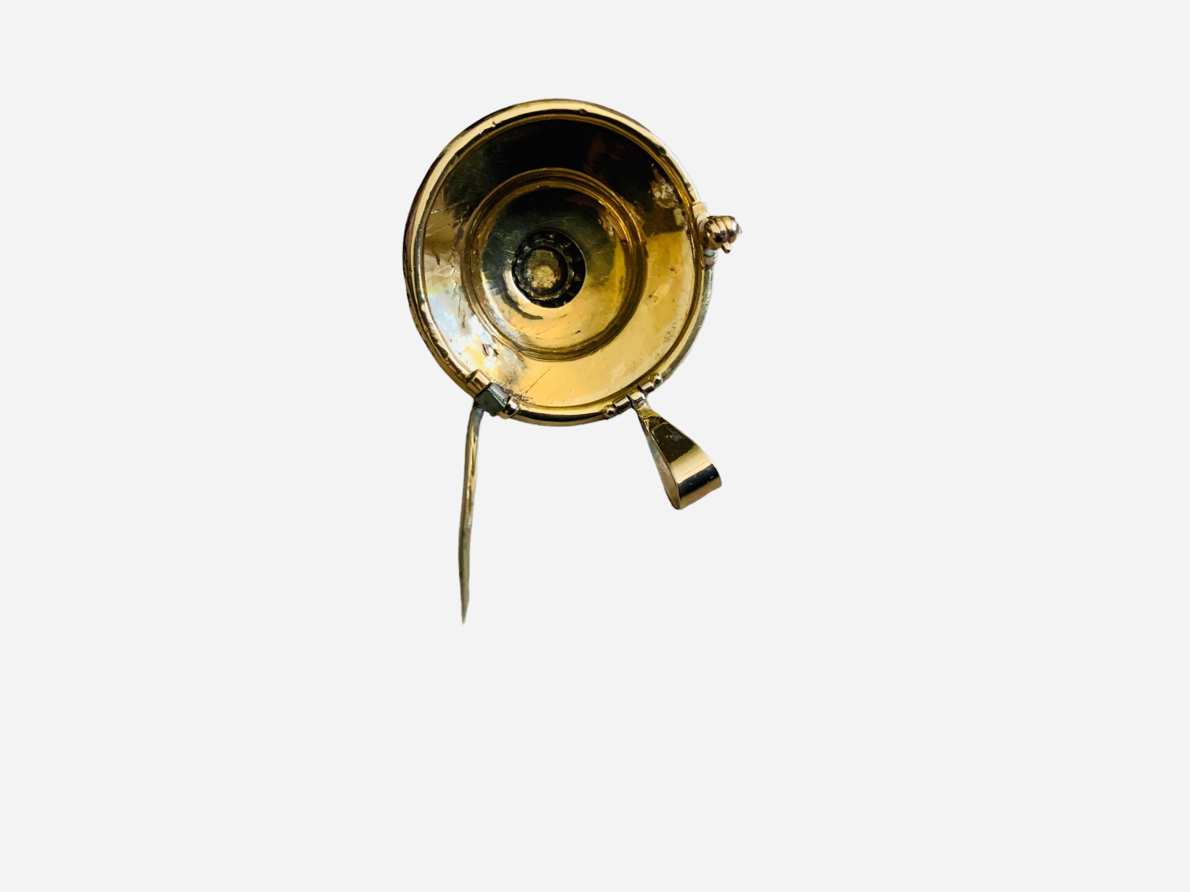 Victorian 18k Gold Garnet Round Brooch / Pendant For Sale 2