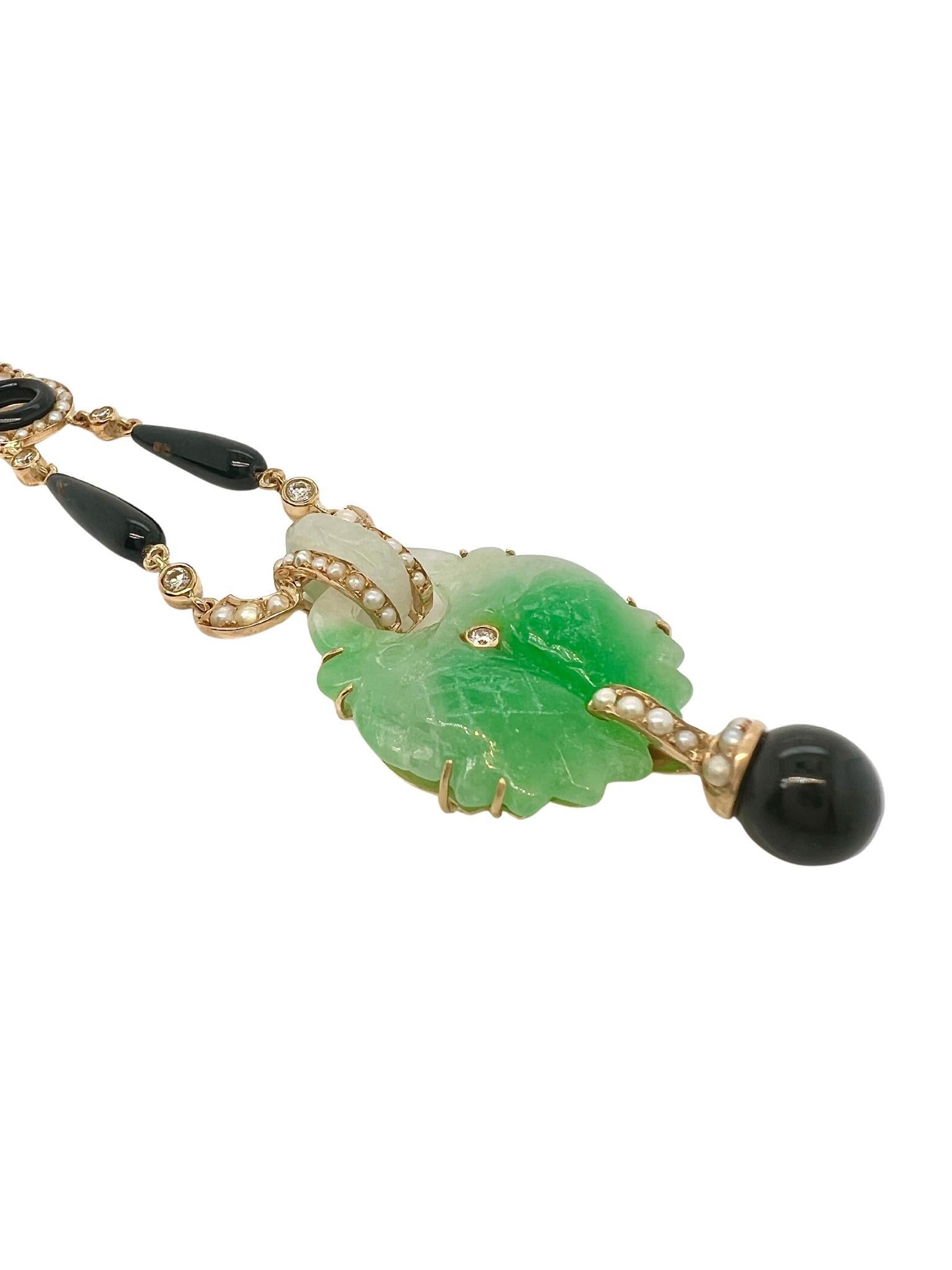 Collier victorien avec pendentif en or 18k Jade Onyx Perles de rocaille 

Détails :
Matériau : Or jaune 18k
Pierre principale : jade et onyx sculptés 
Autres : perles de semences naturelles 
Longueur : 28cm, longueur du pendentif : 8.5cm 
Poids :