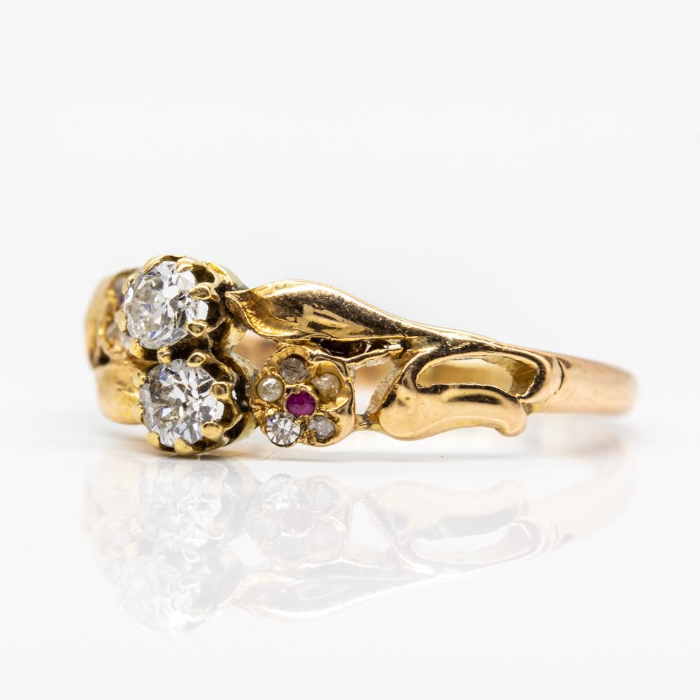 Women's or Men's Victorian 18 Karat Gold Old Mine Cut Diamonds Ring For Sale