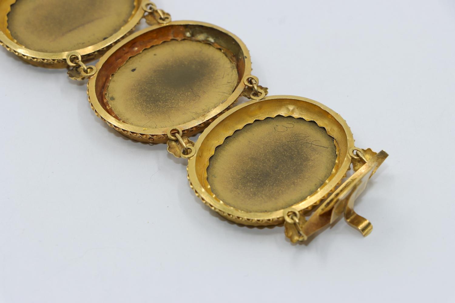 Viktorianisches 18K Gold Pietra Dura Armband im Angebot 13