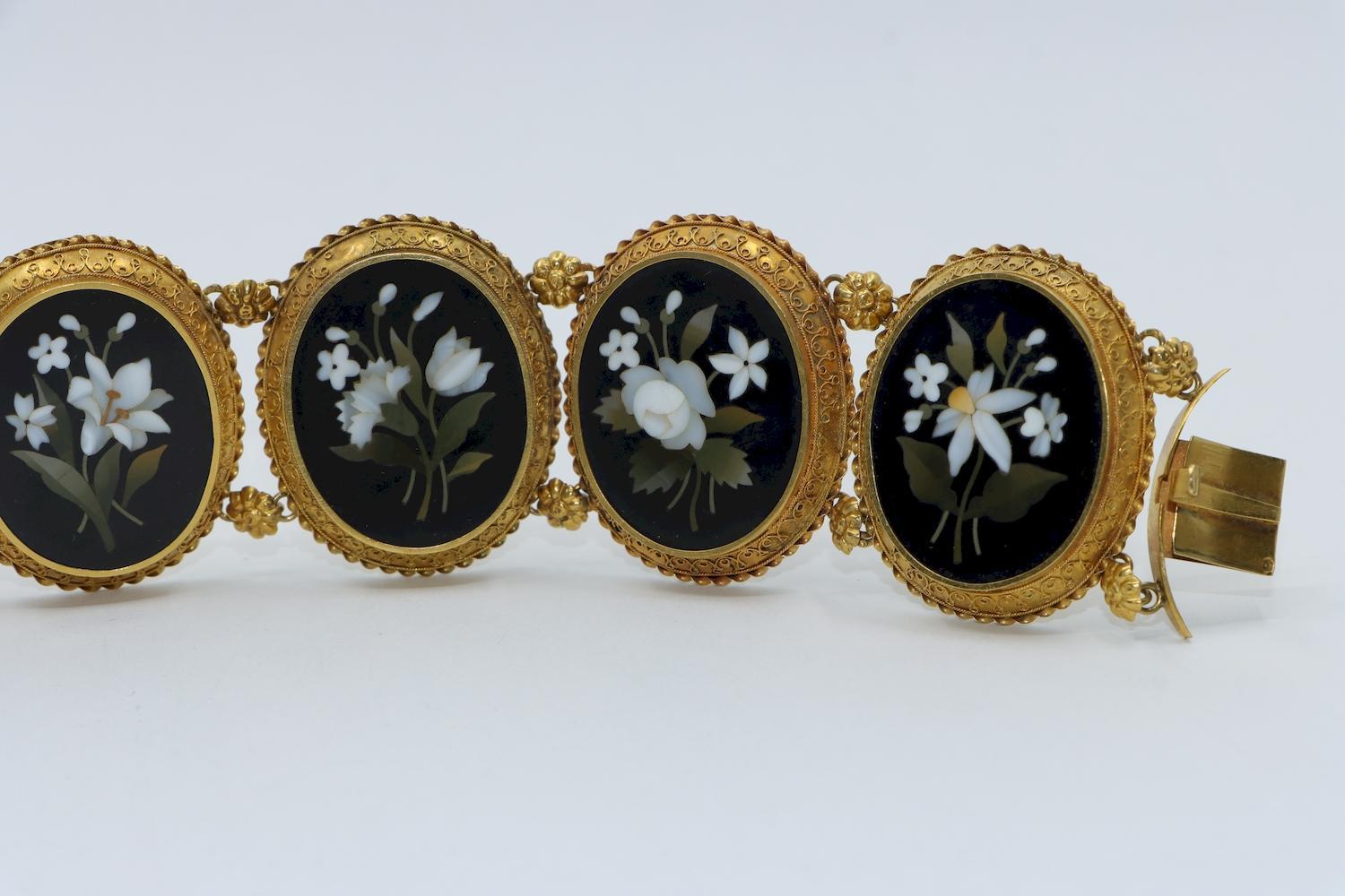 Victorian 18K Gold Pietra Dura Bracelet In Good Condition For Sale In Flushing, NY