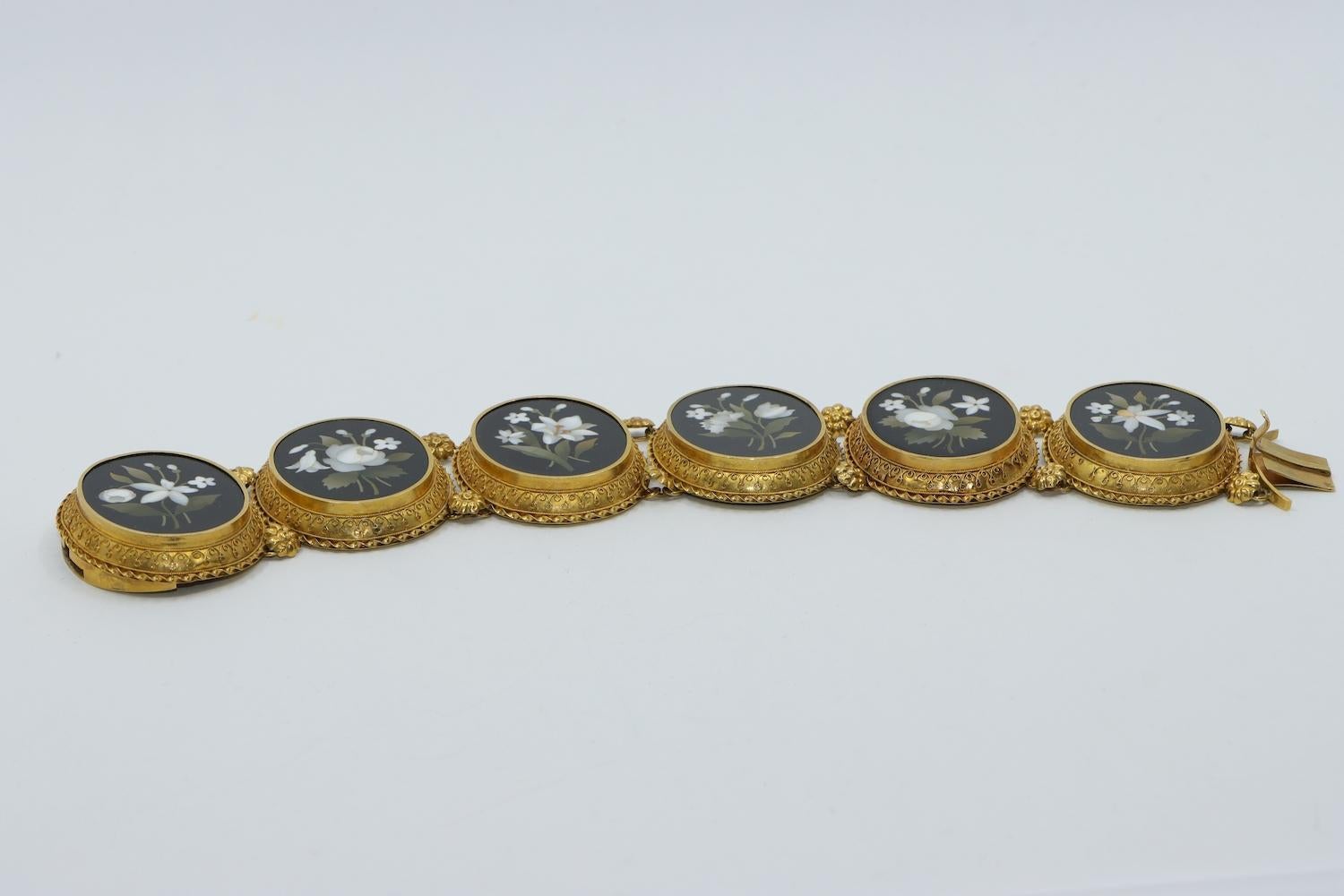 Viktorianisches 18K Gold Pietra Dura Armband im Angebot 1