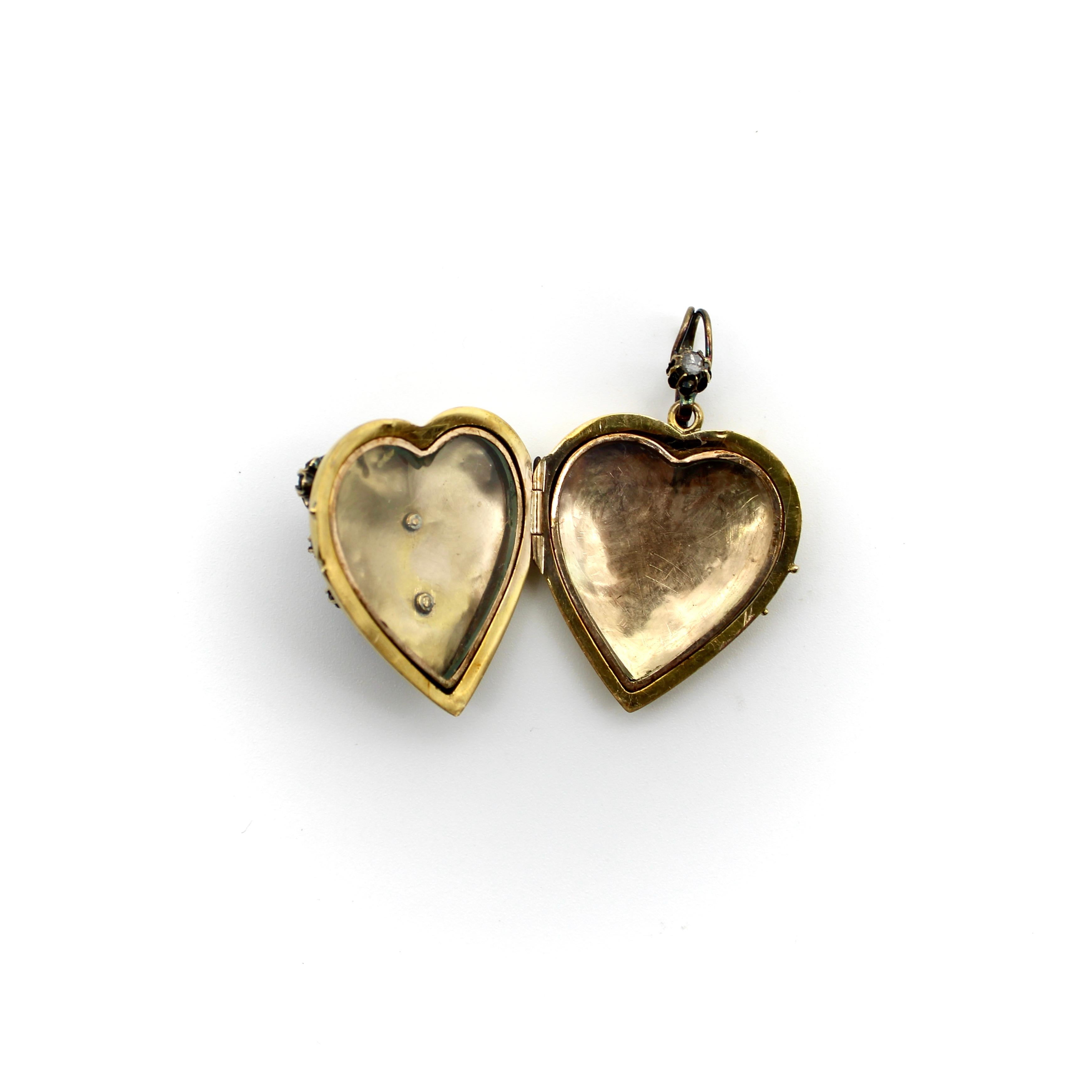 Victorian 18K Gold Rose Cut Diamond Encrusted Heart Locket For Sale 6