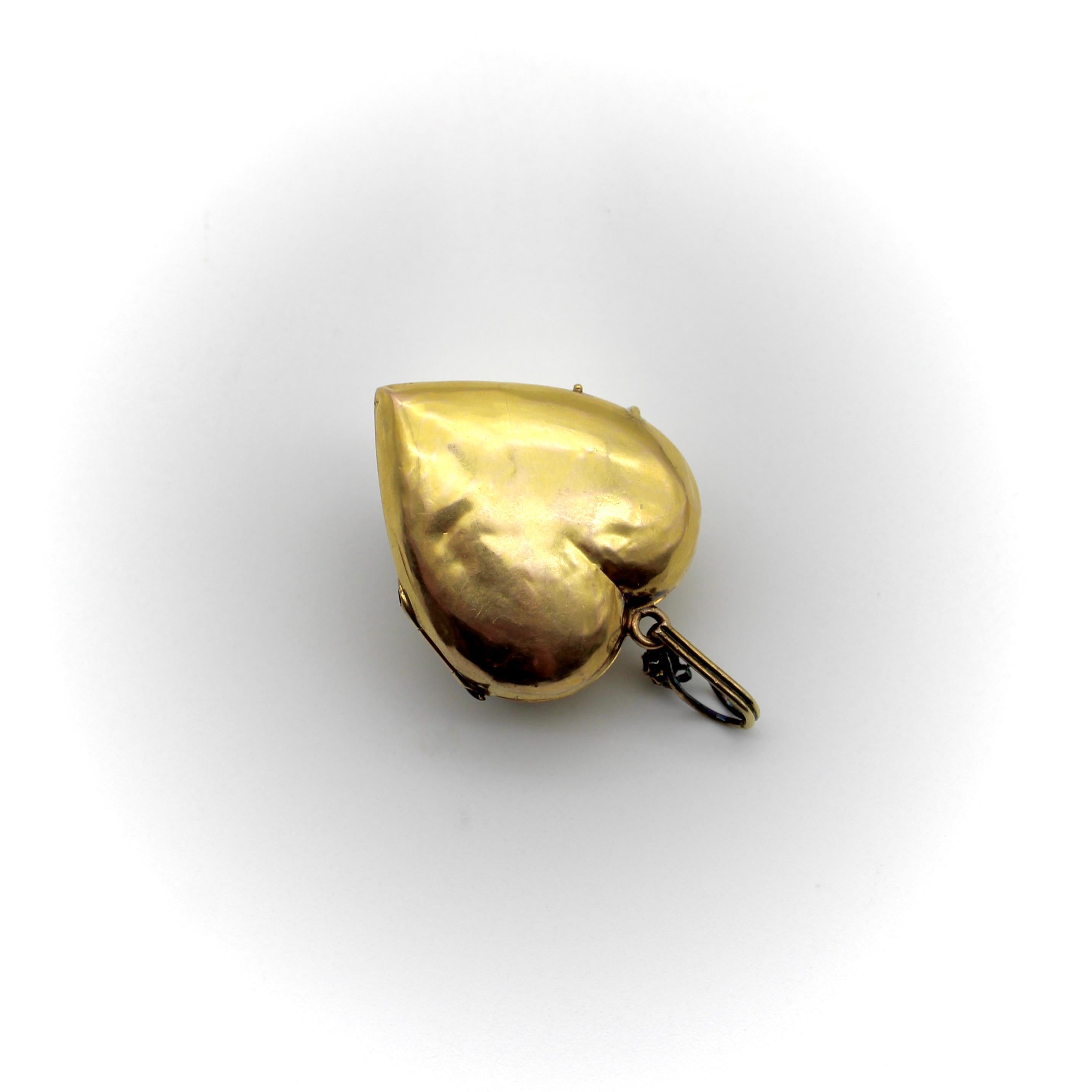 Victorian 18K Gold Rose Cut Diamond Encrusted Heart Locket For Sale 7