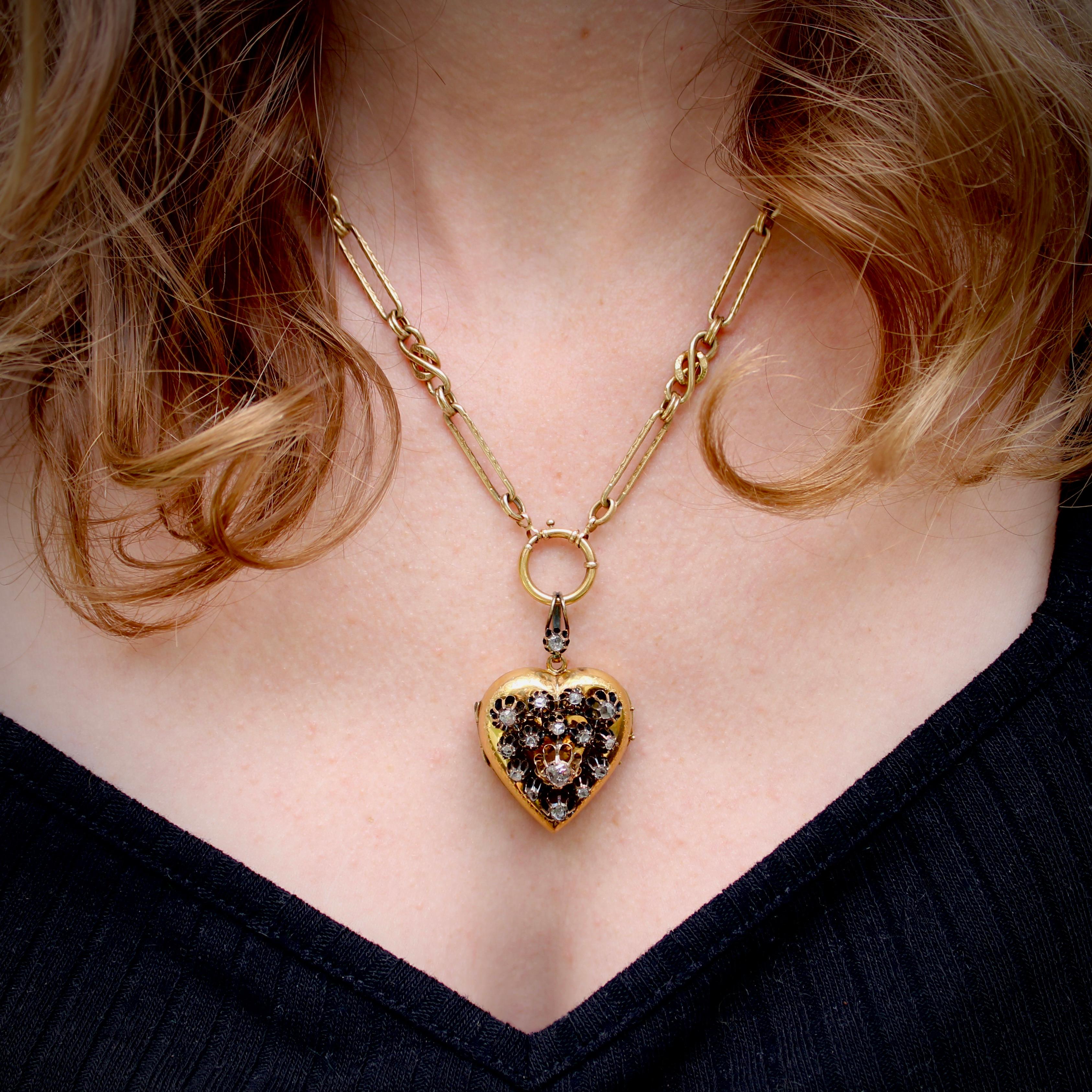 Women's Victorian 18K Gold Rose Cut Diamond Encrusted Heart Locket For Sale