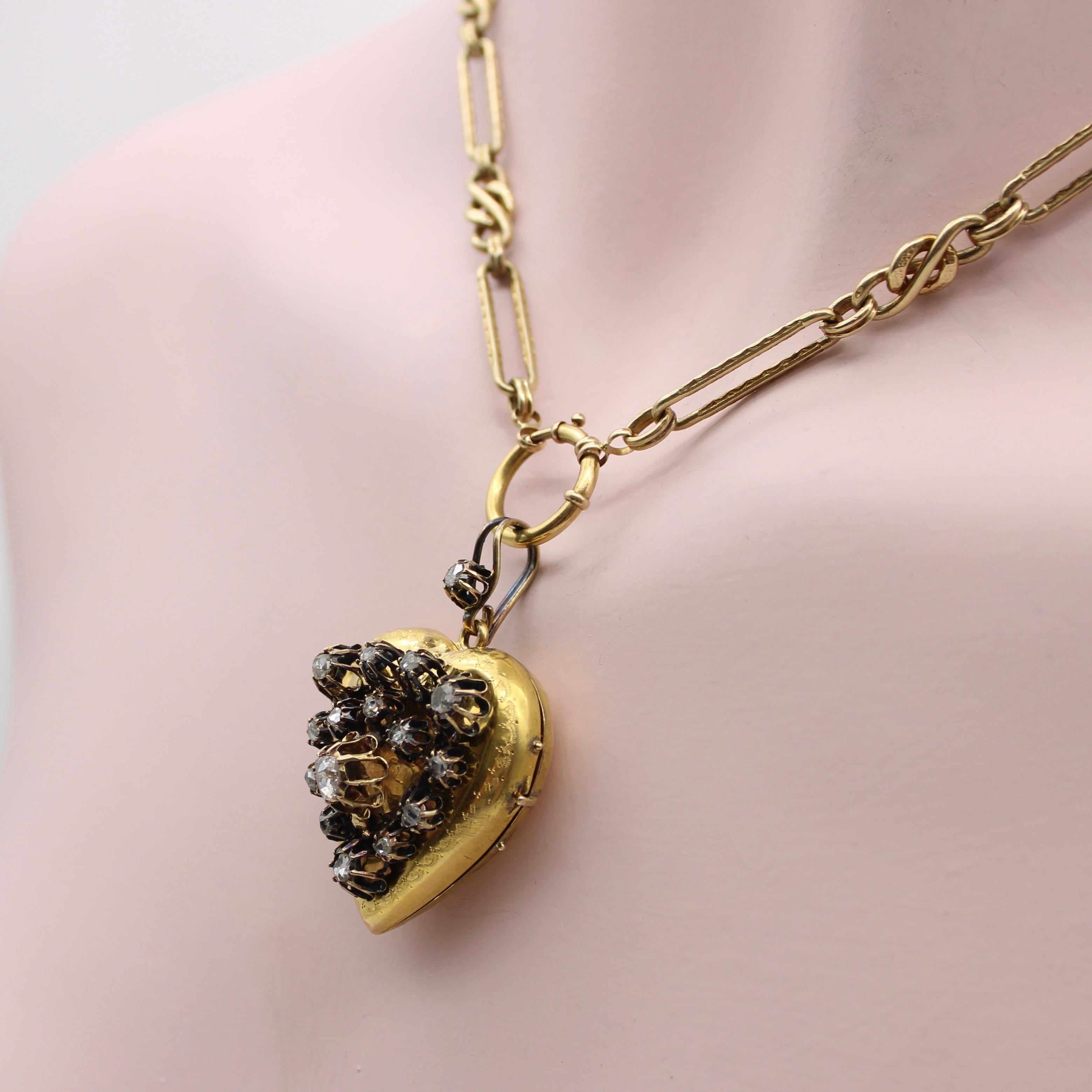 Victorian 18K Gold Rose Cut Diamond Encrusted Heart Locket For Sale 3