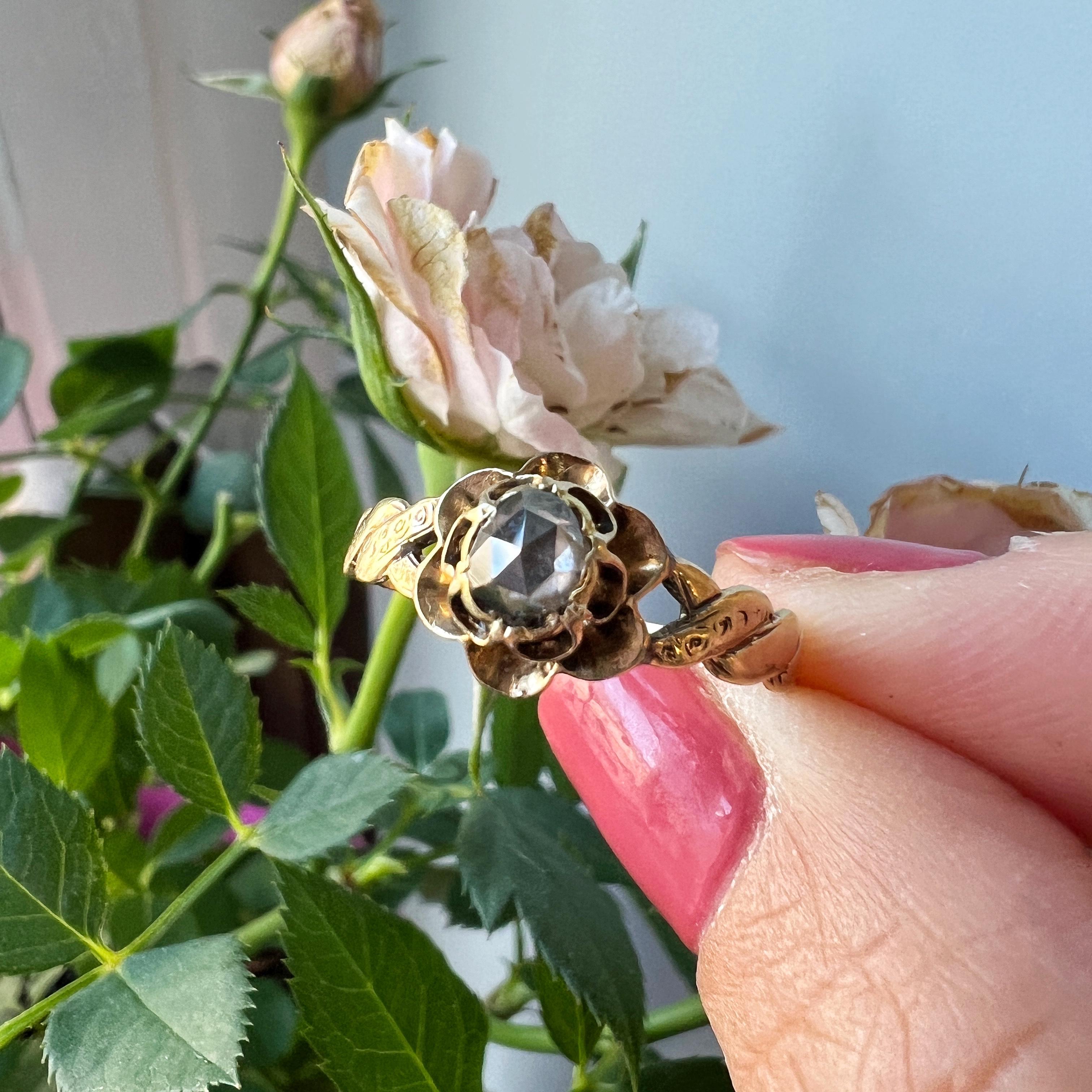 Victorian 18K gold rose cut diamond rose flower ring In Good Condition For Sale In Versailles, FR
