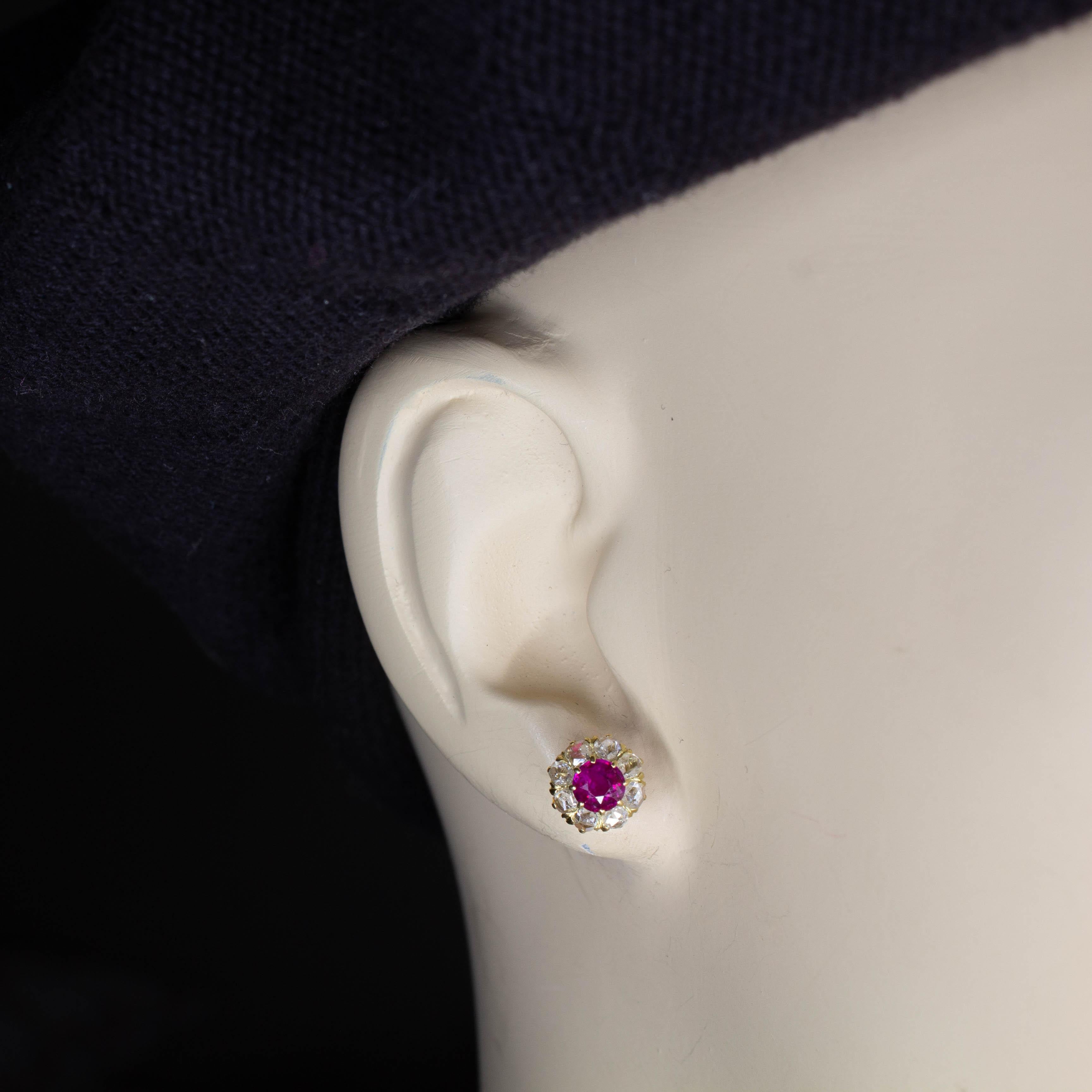 Victorian 18K Gold Rubies and Diamonds Earrings für Damen oder Herren