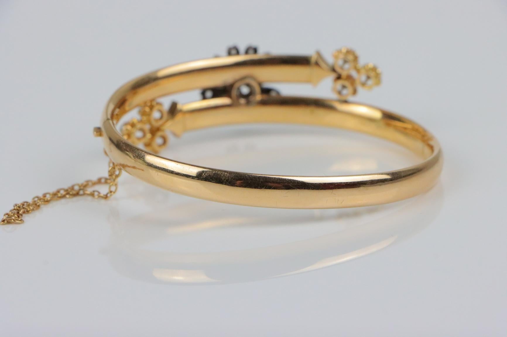Donna Bracciale vittoriano in oro e argento 18 carati con fiori e diamanti in vendita