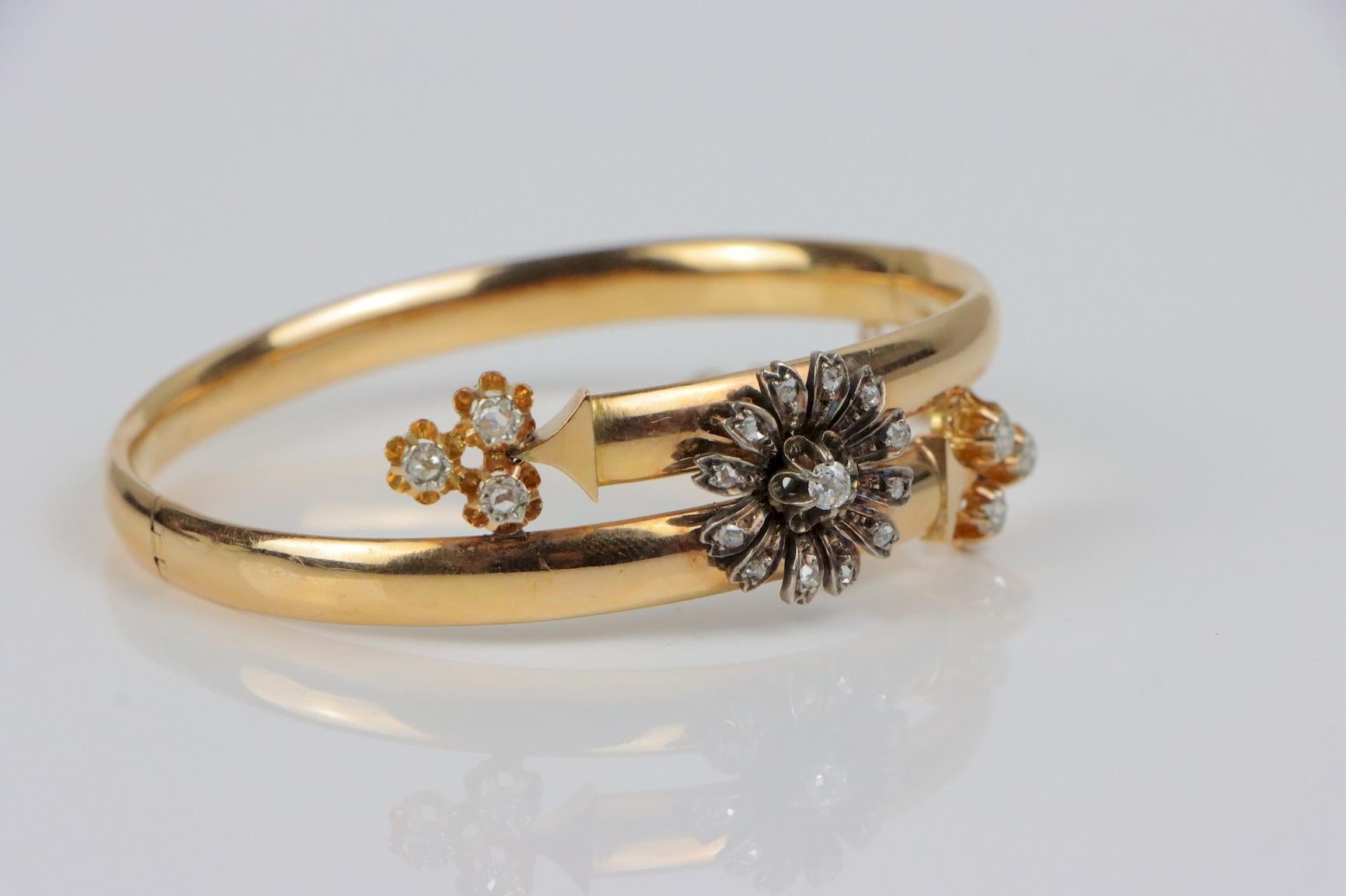 Bracciale vittoriano in oro e argento 18 carati con fiori e diamanti in vendita 3