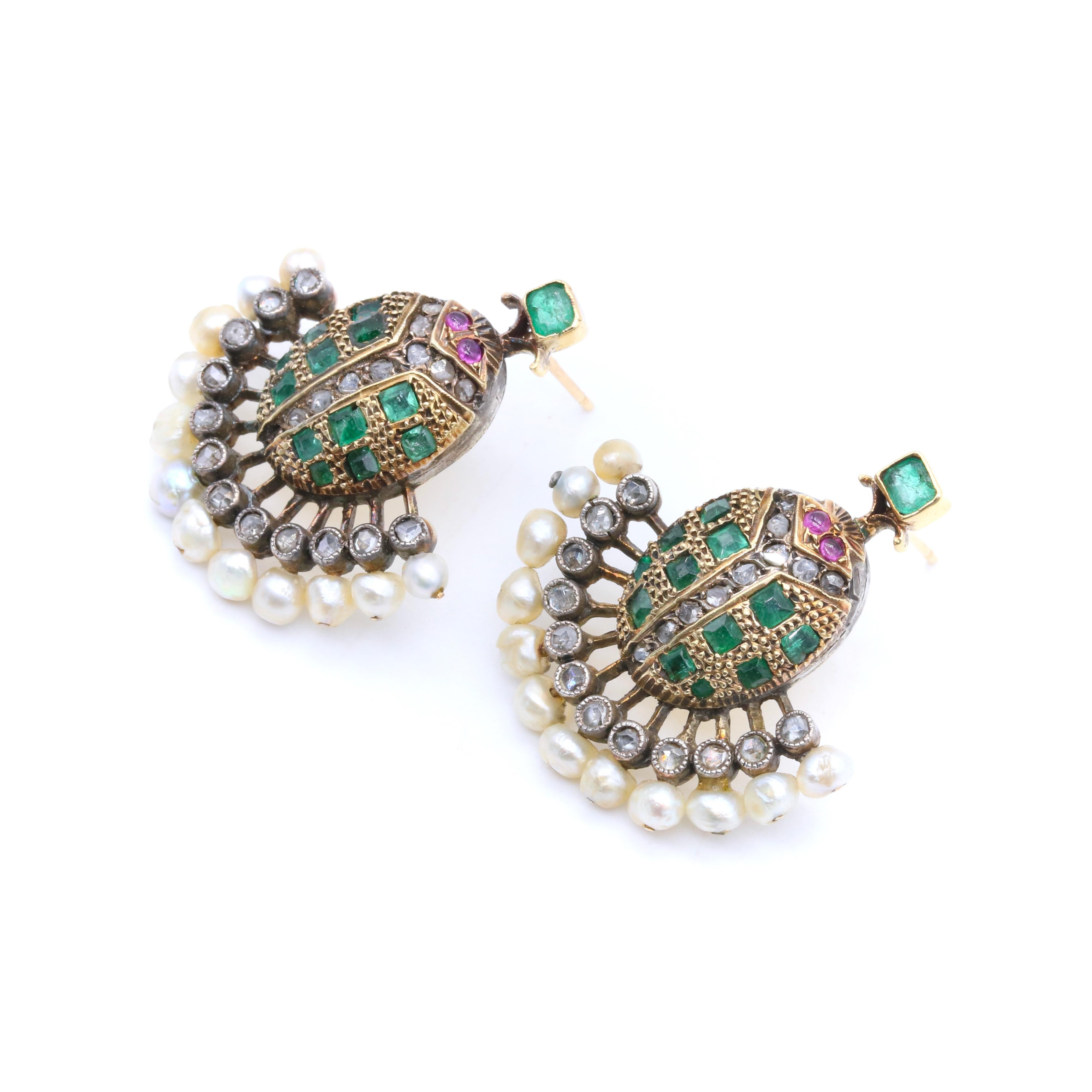 Viktorianische Skarabäus-Ohrringe aus 18 Karat Gold und Silber mit Smaragd, Diamant, Rubin und Perle für Damen oder Herren im Angebot