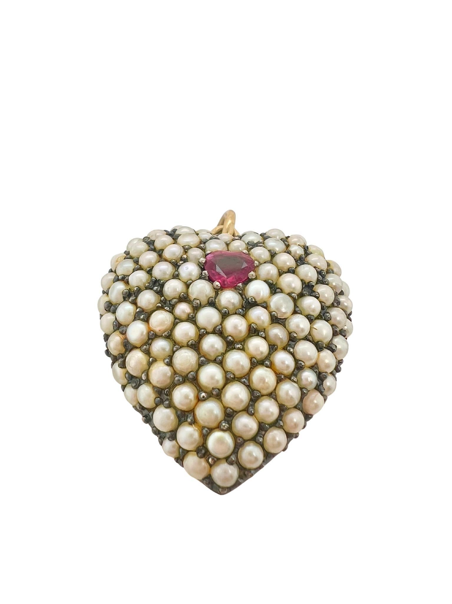 Taglio misto Ciondolo vittoriano a forma di cuore con perle di rubino in argento e oro 18k in vendita