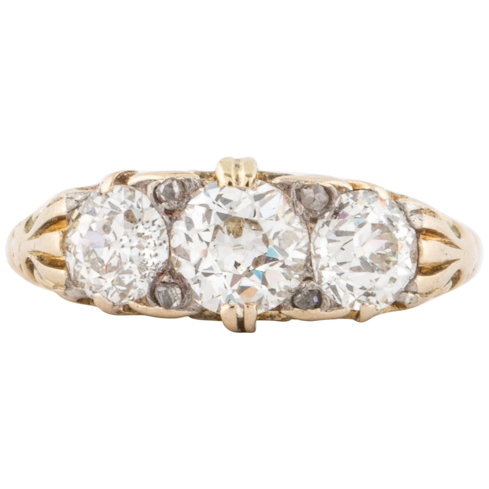 Bague victorienne en or 18K à trois pierres et diamants anciens de taille européenne