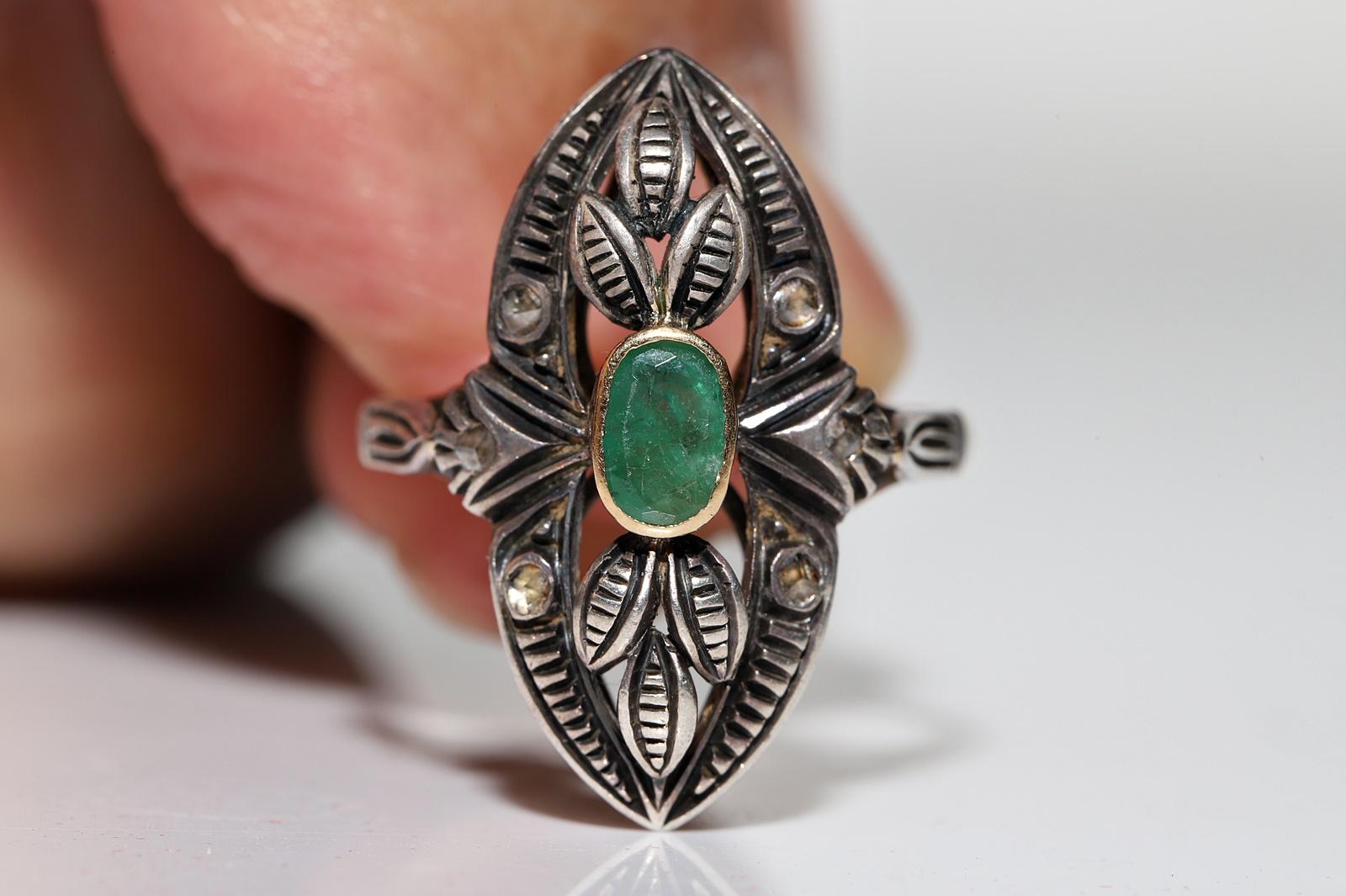 Victorian 18k Gold Top Silver Natural Rose Cut Diamond And Emerald Navette Ring In Good Condition For Sale In Fatih/İstanbul, 34