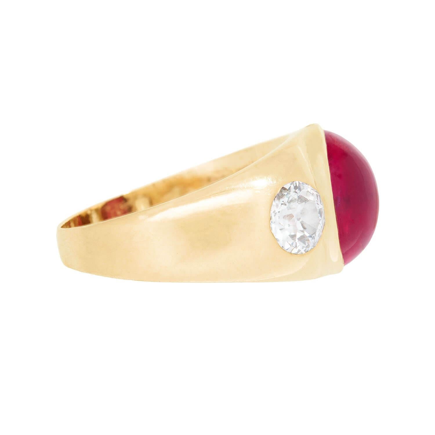 Anillo Victoriano a Ras de Rubí Sintético y Diamante de 18k Cabujón en venta