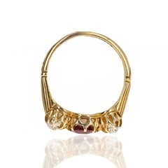 Bague victorienne en or jaune 18 carats, rubis 0,53 carat, diamant vieille mine