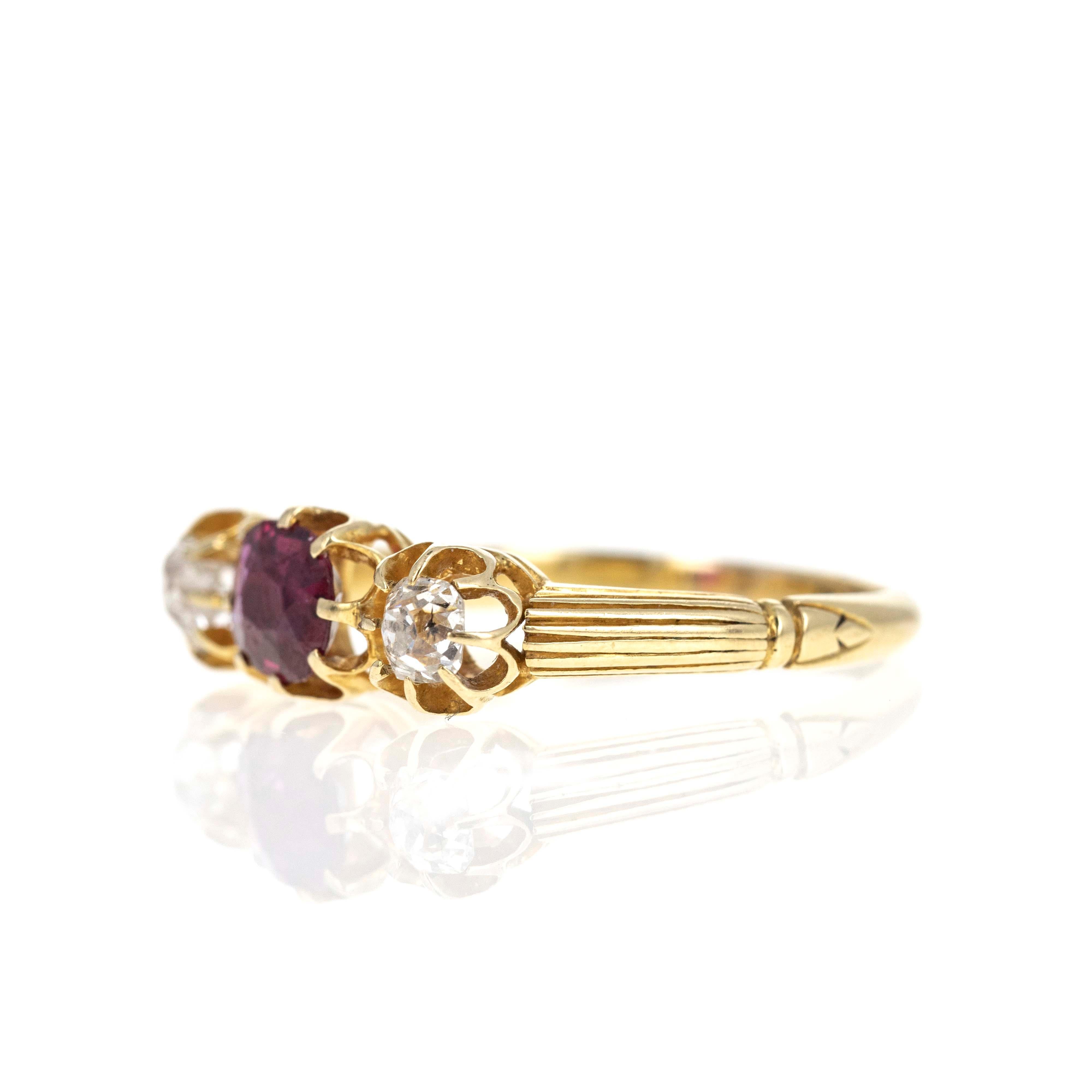 Victorian 18K Yellow Gold 0.53 Carat Ruby Old Mine Diamond Three Stone Ring In Excellent Condition For Sale In Cape May, NJ