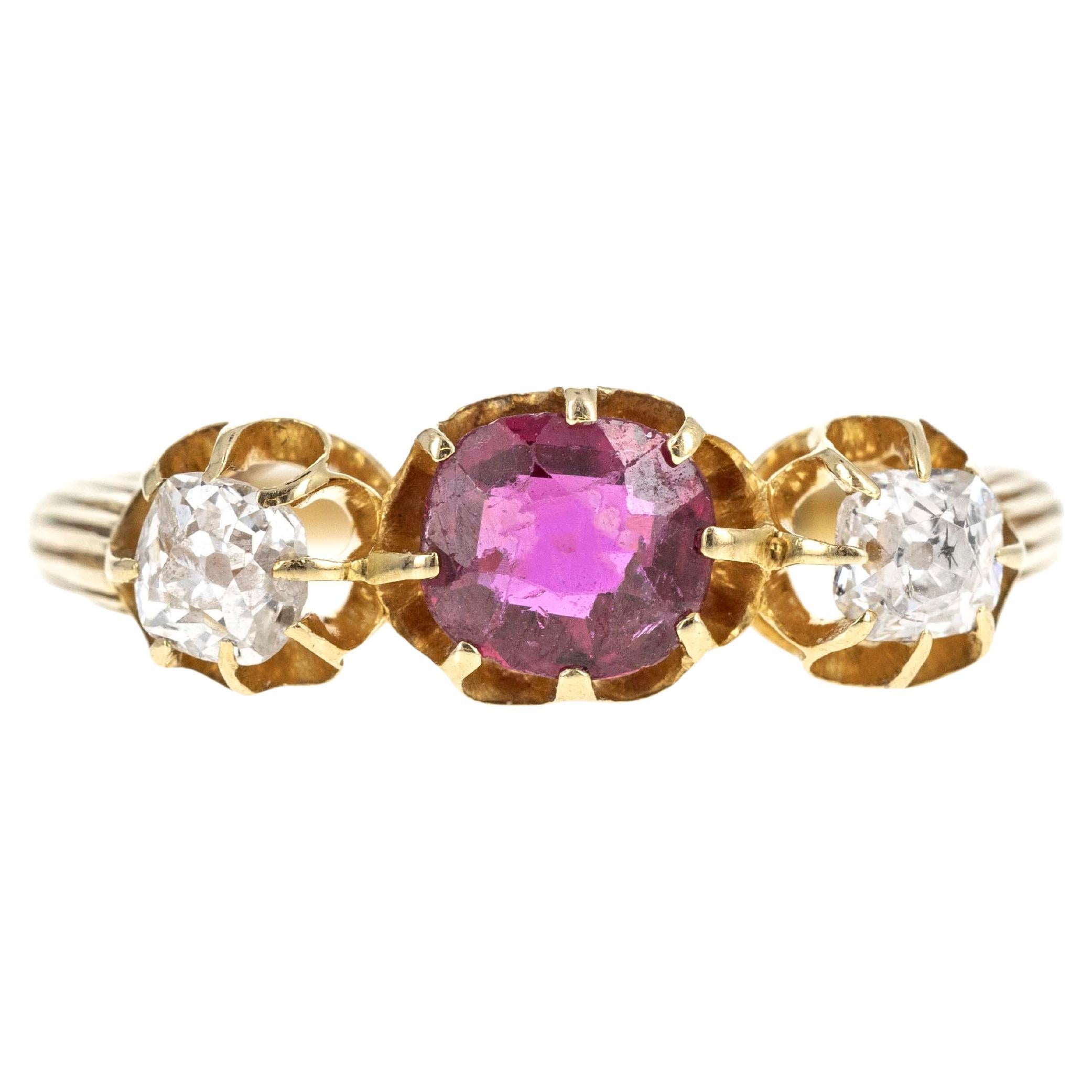 Victorian 18K Yellow Gold 0.53 Carat Ruby Old Mine Diamond Three Stone Ring For Sale