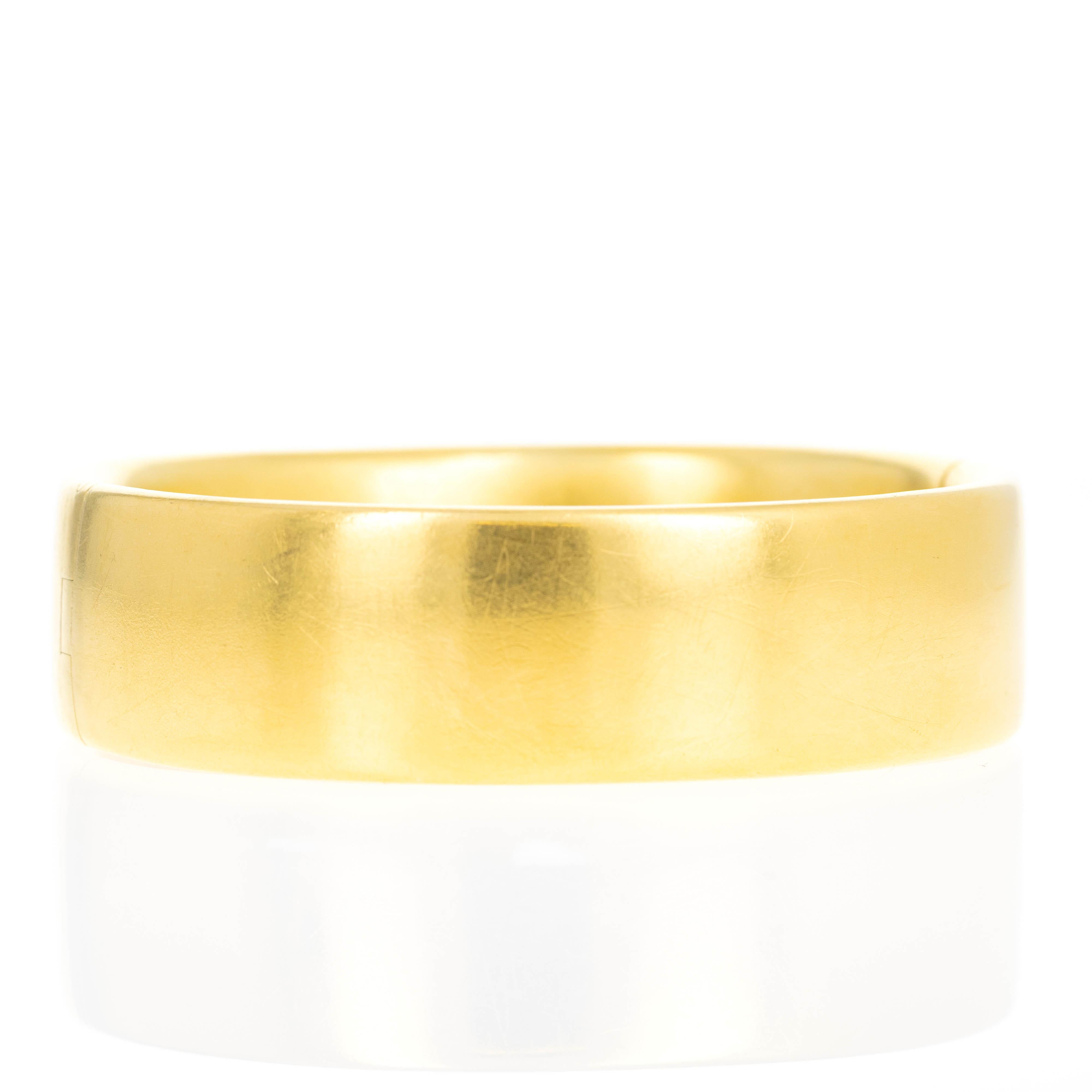 Mouvement esthétique Bracelet jonc brossé victorien en or jaune 18 carats avec diamants taille rose de 0,75 carat en vente