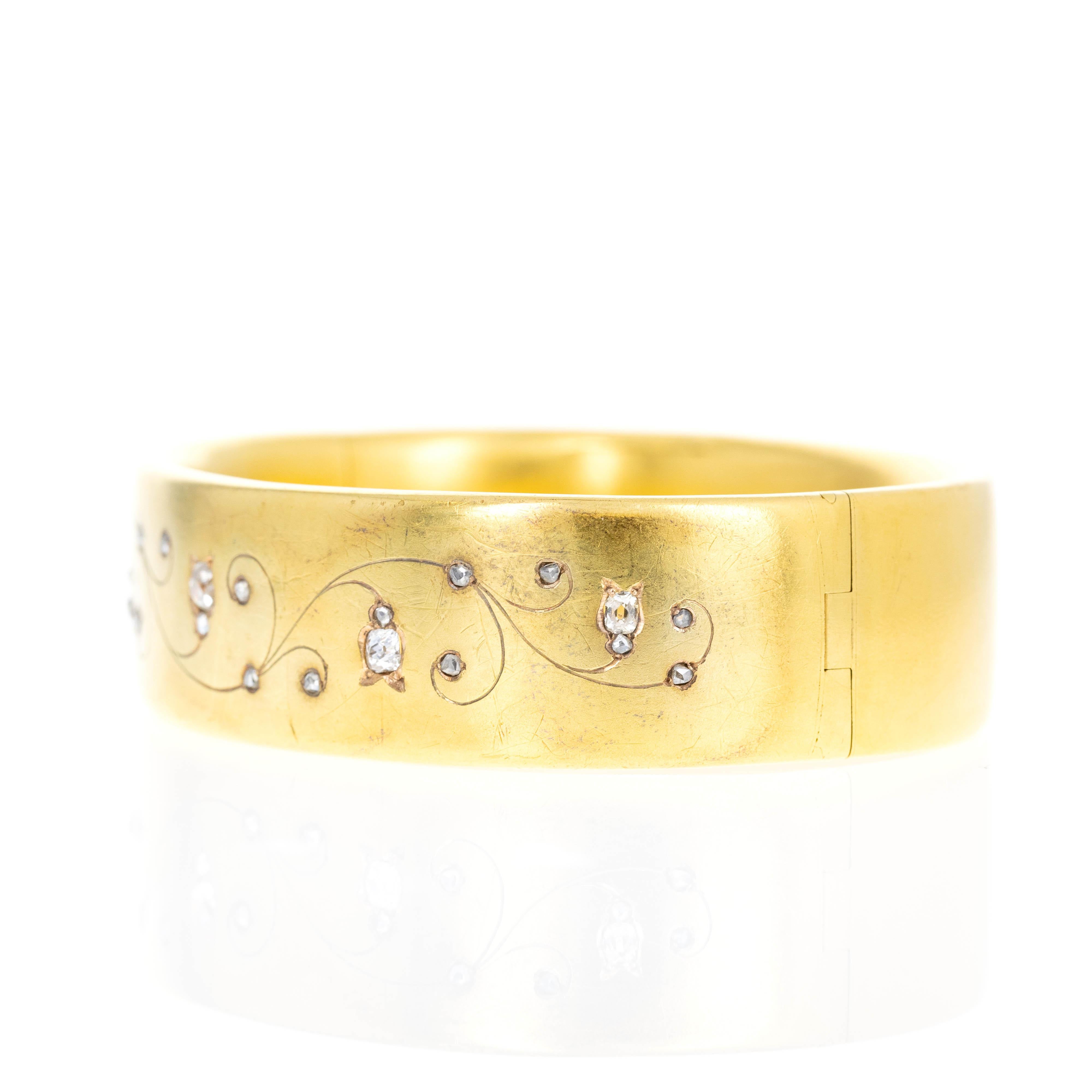Bracelet jonc brossé victorien en or jaune 18 carats avec diamants taille rose de 0,75 carat Excellent état - En vente à Cape May, NJ